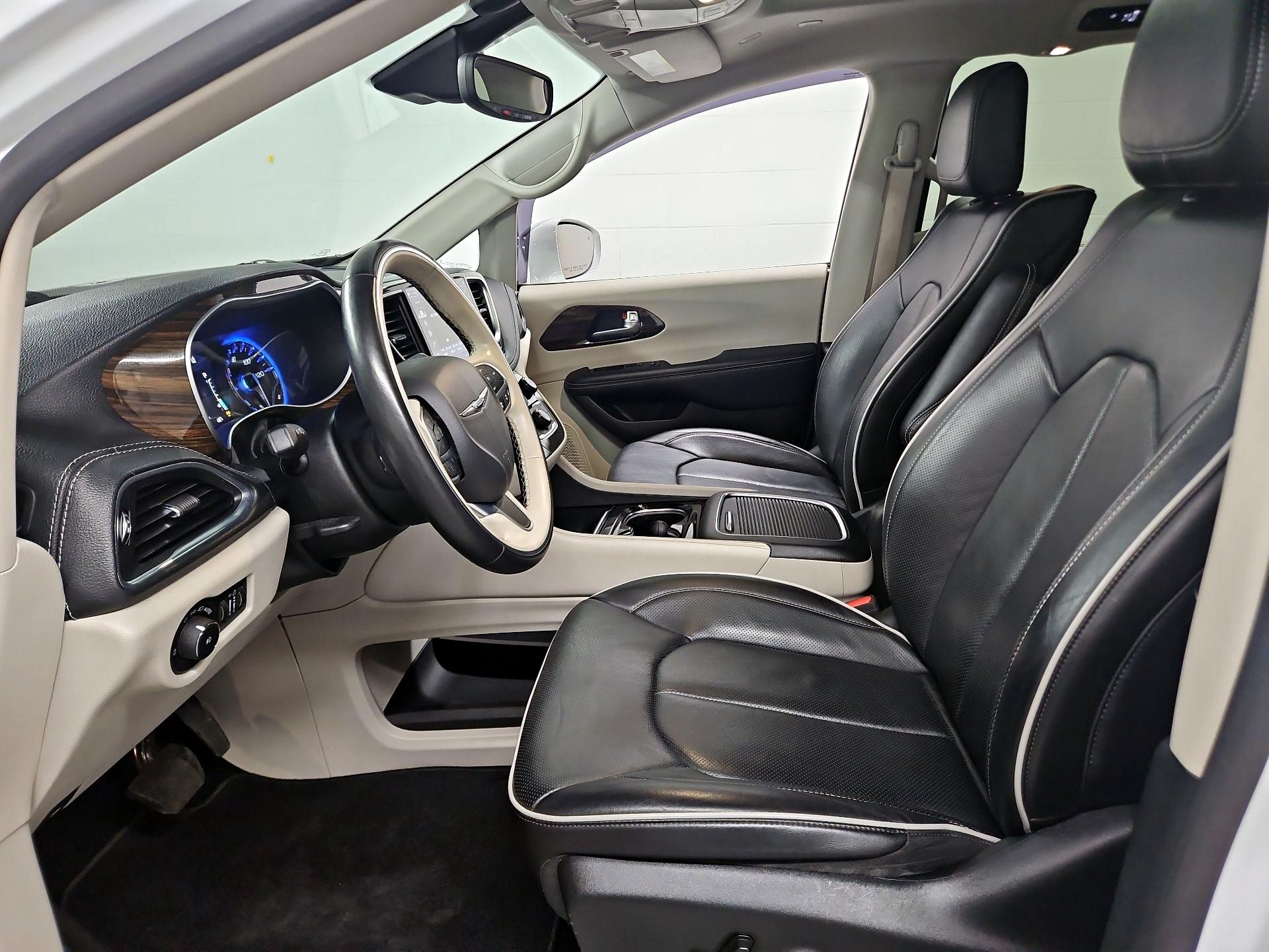 Thumbnail: 2021 Chrysler Pacifica - 11