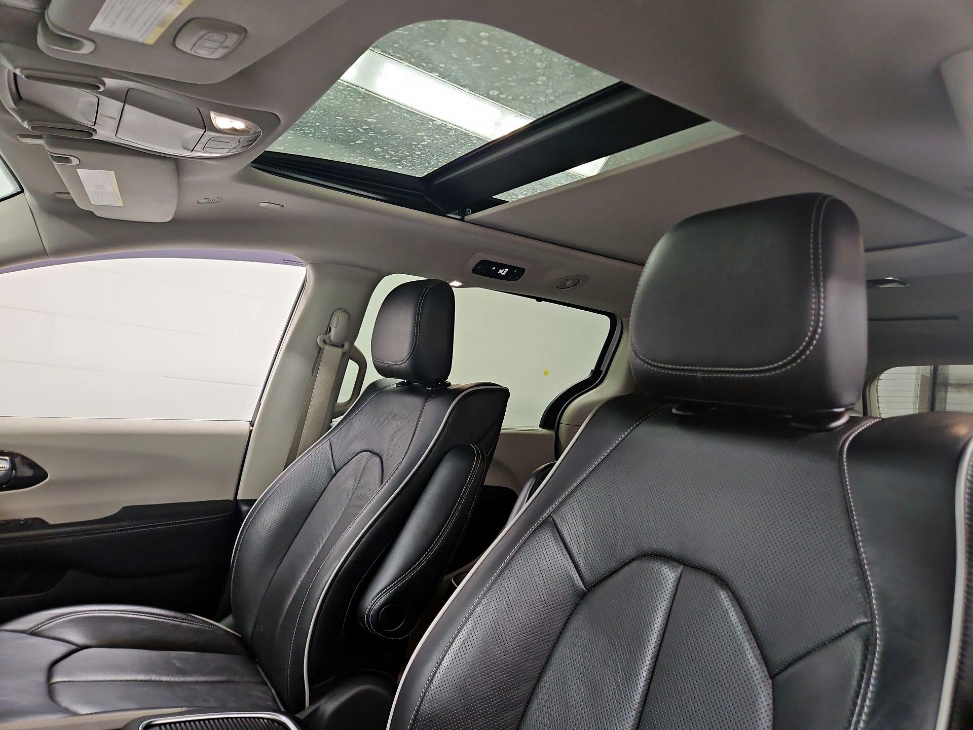Thumbnail: 2021 Chrysler Pacifica - 19