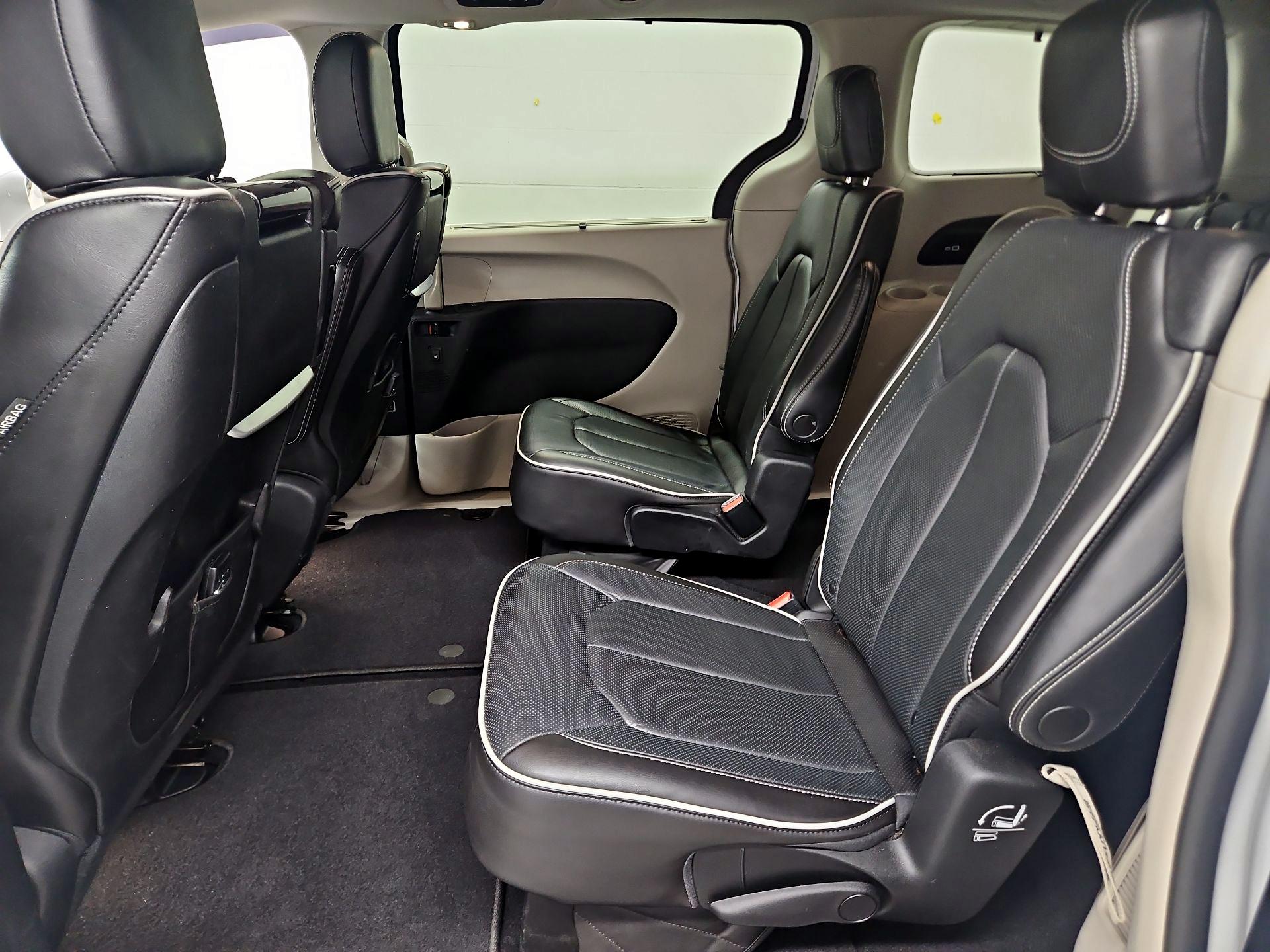 Thumbnail: 2021 Chrysler Pacifica - 20