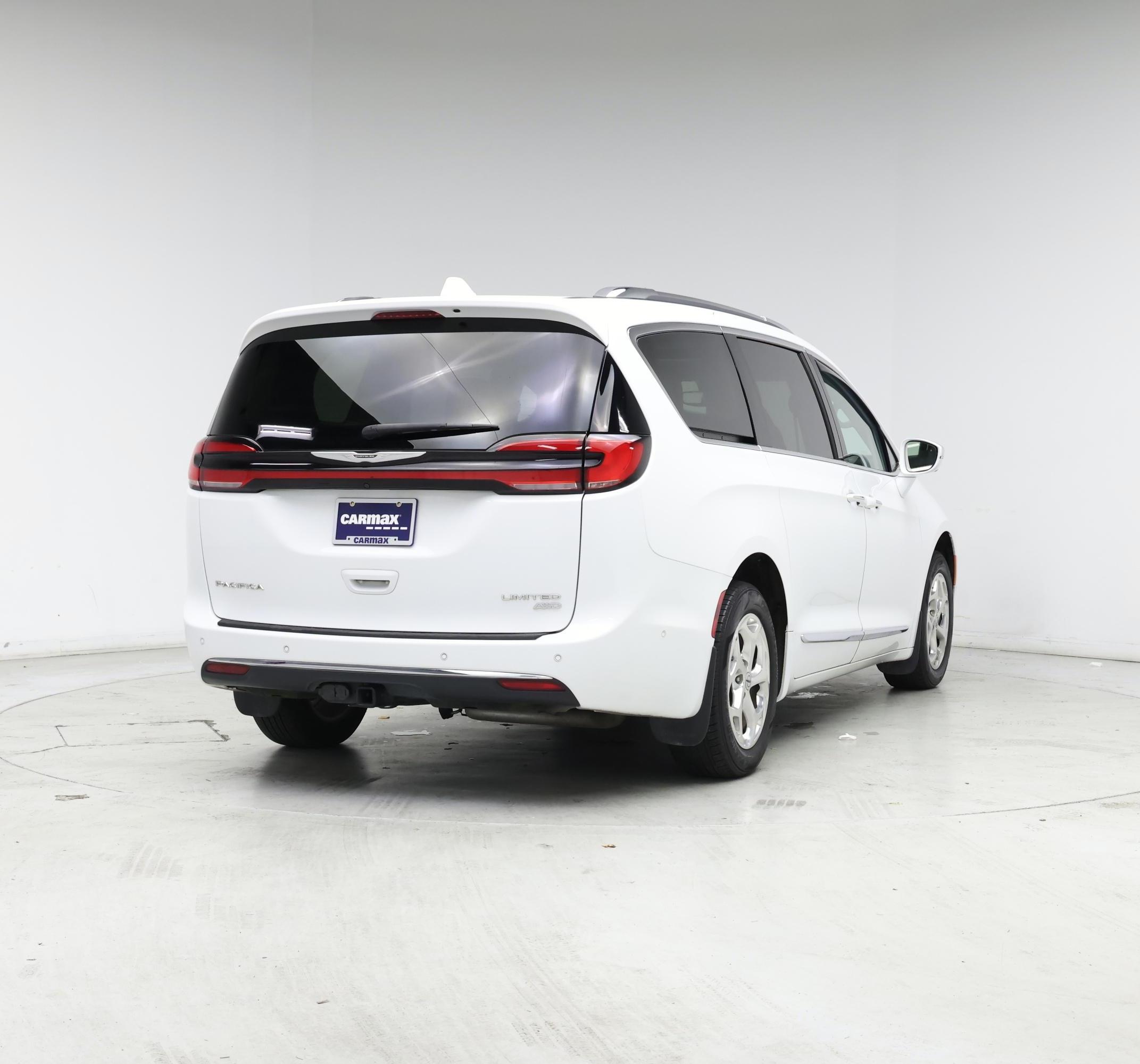 Thumbnail: 2021 Chrysler Pacifica - 8