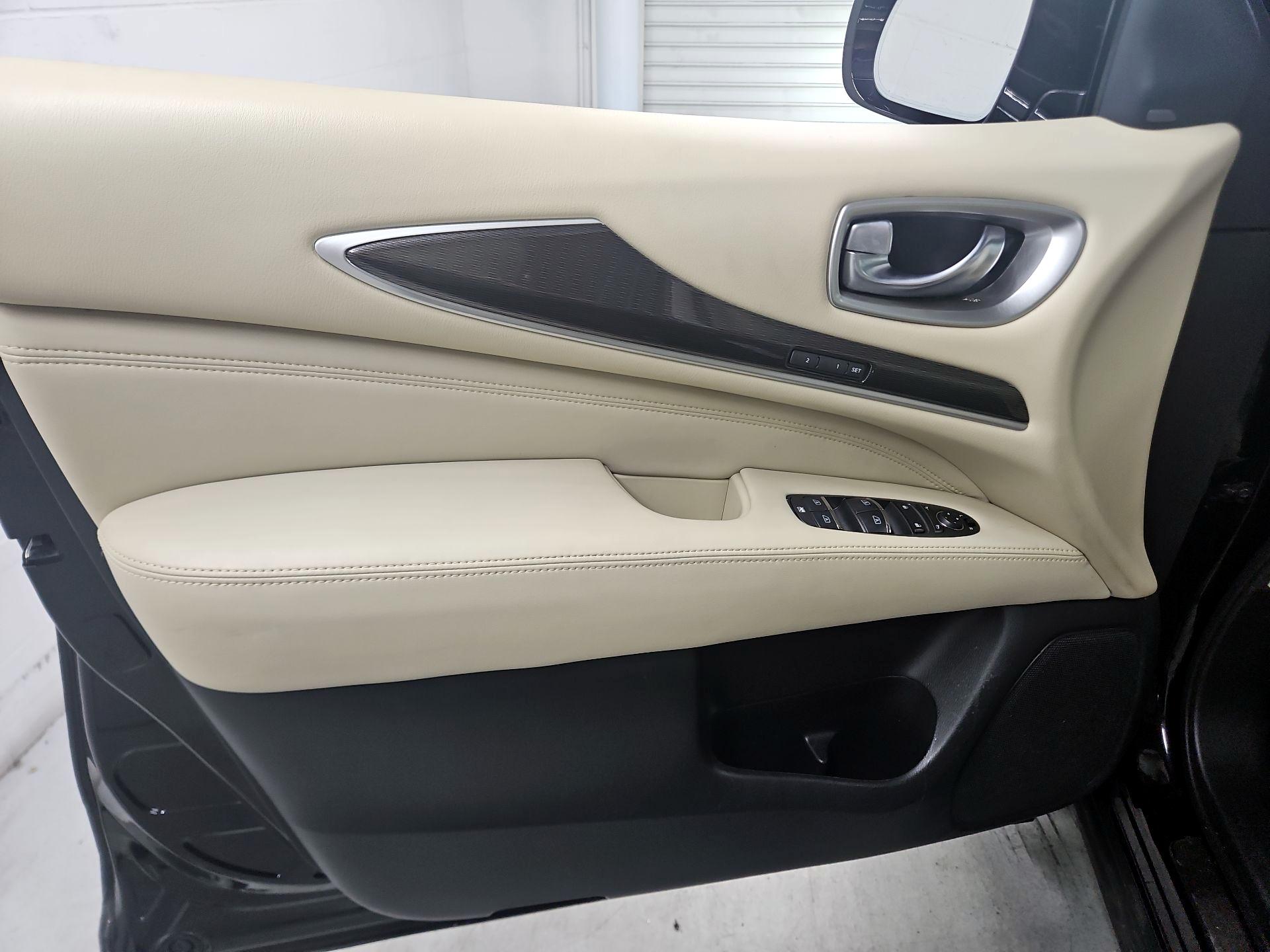 Thumbnail: 2017 INFINITI QX60 - 12