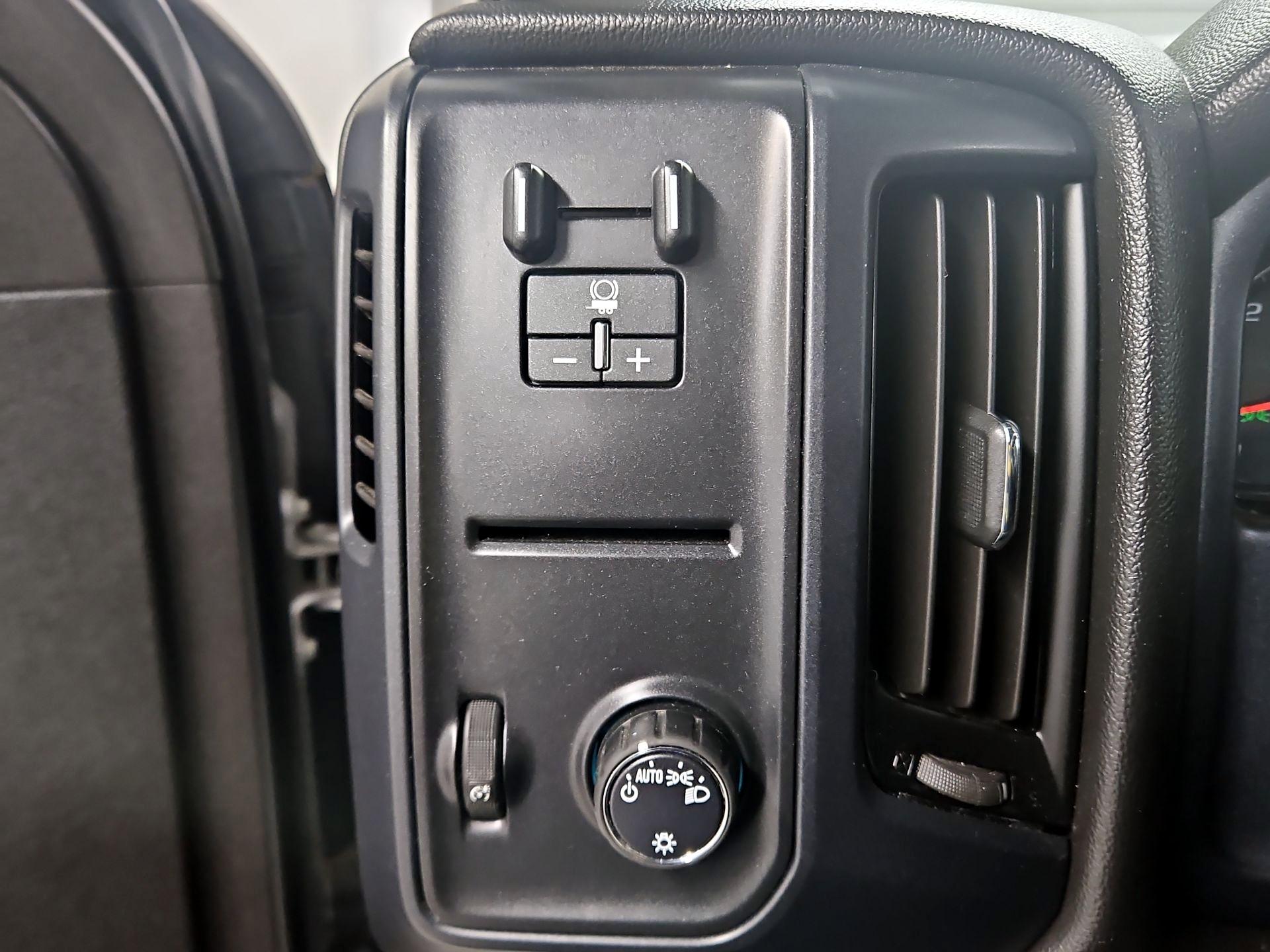 Thumbnail: 2019 Chevrolet Silverado 1500 - 13