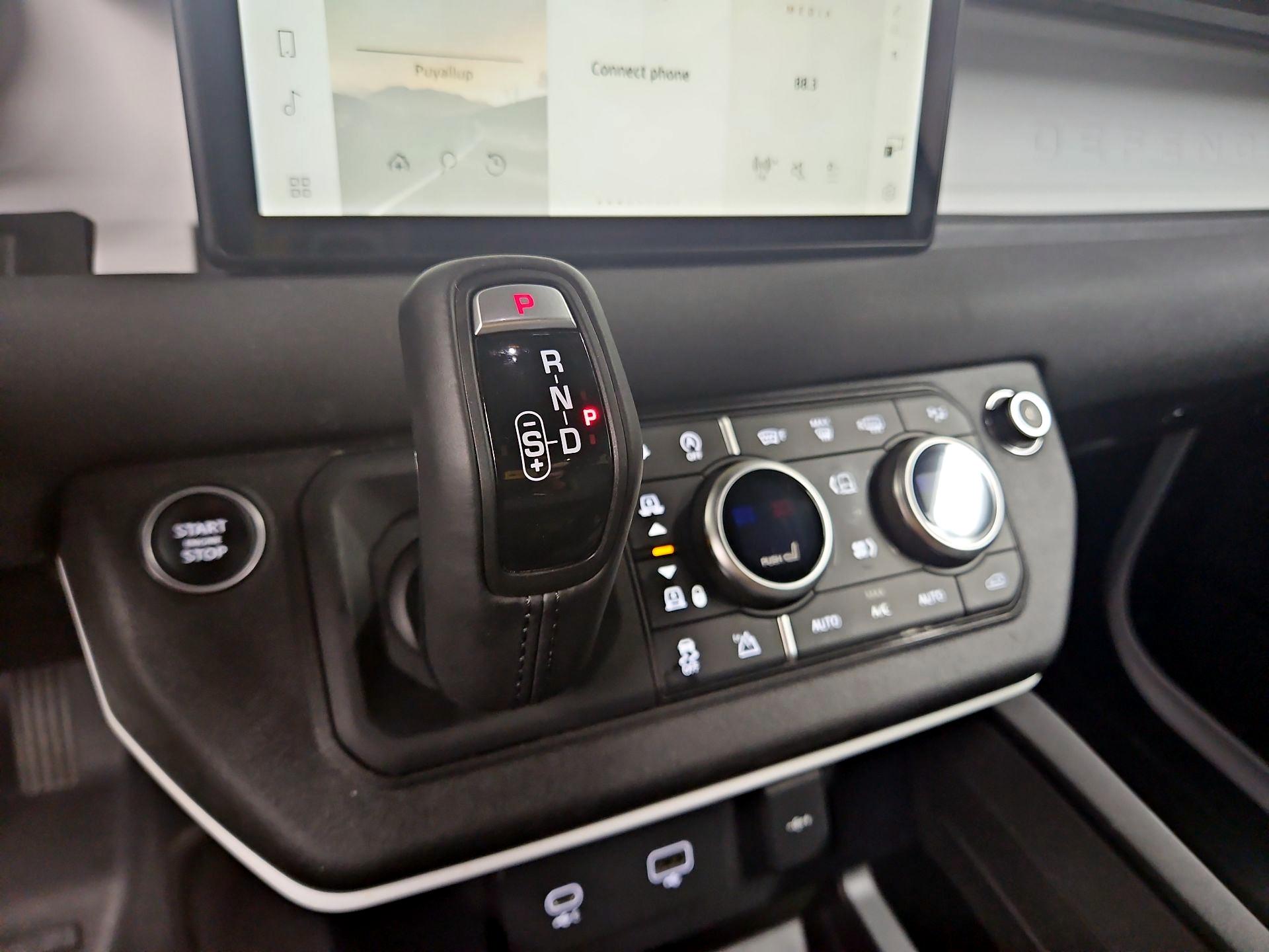 Thumbnail: 2023 Land Rover Defender - 18