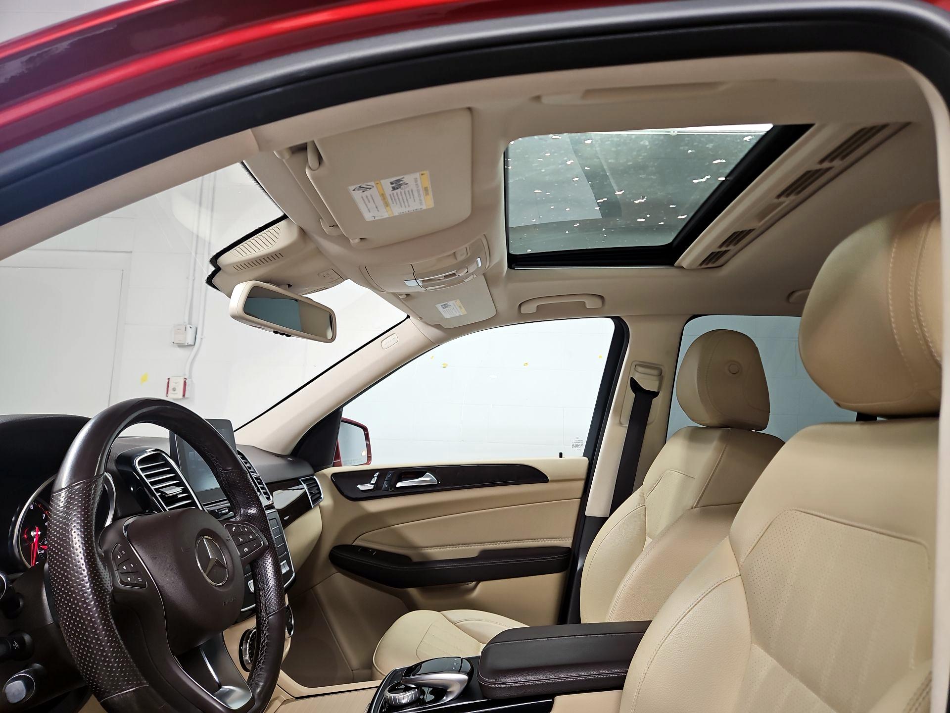 Thumbnail: 2016 Mercedes-Benz GLE - 20