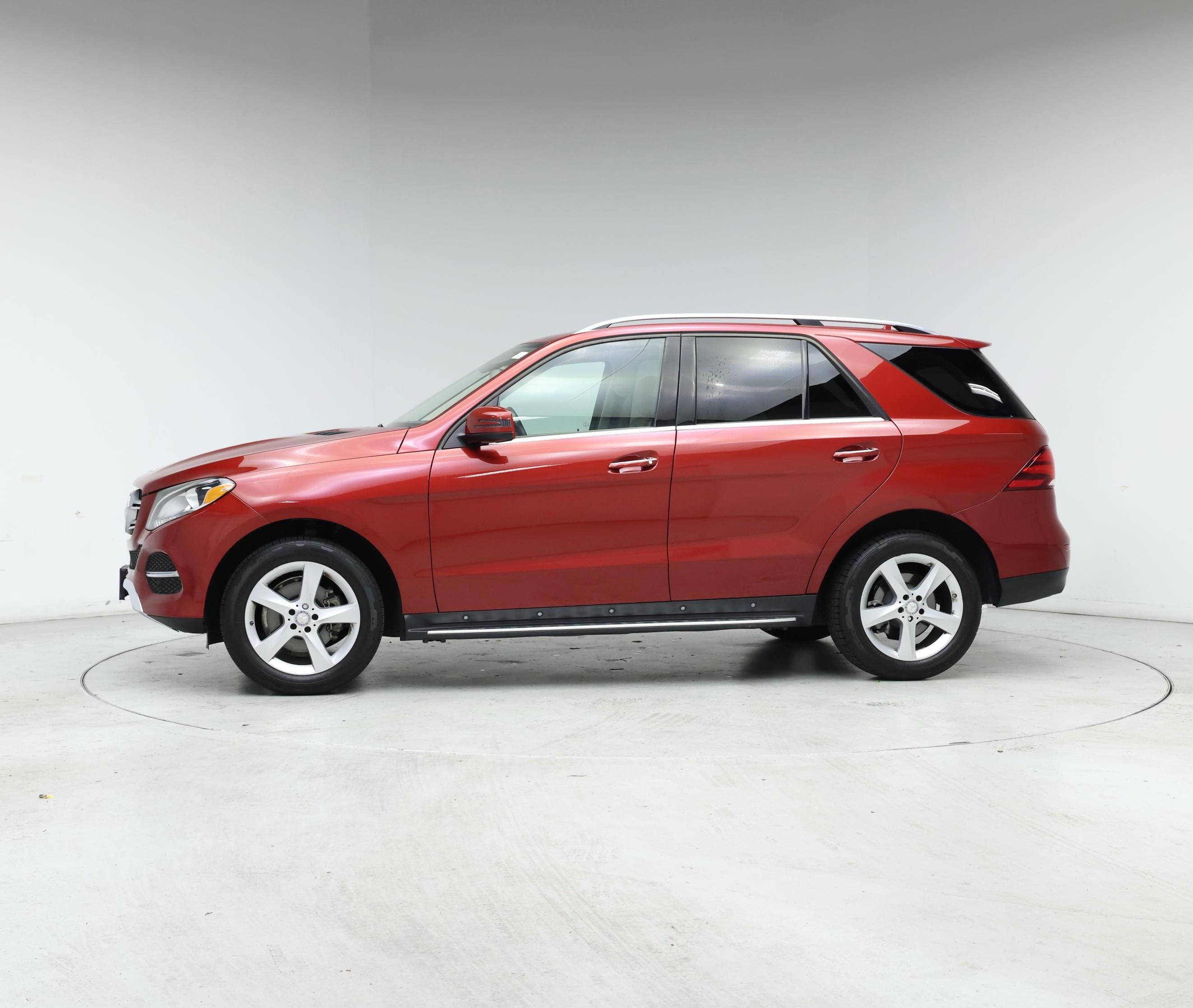 Thumbnail: 2016 Mercedes-Benz GLE - 3
