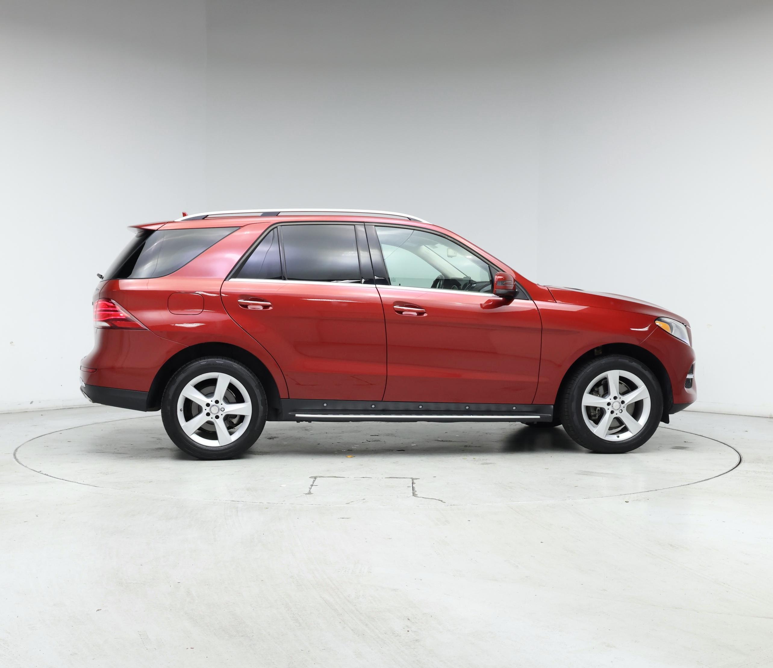 Thumbnail: 2016 Mercedes-Benz GLE - 7