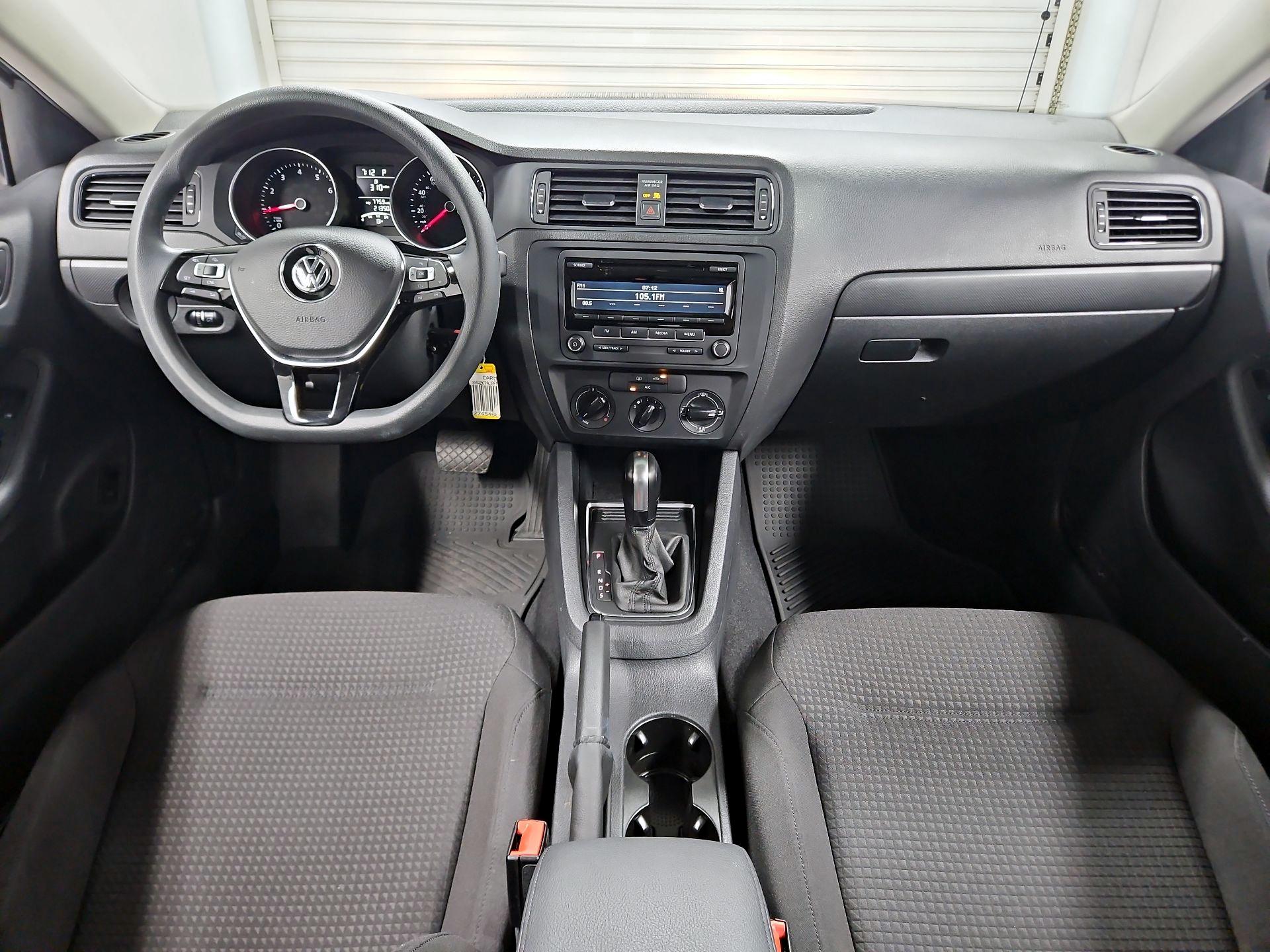 Thumbnail: 2015 Volkswagen Jetta - 9