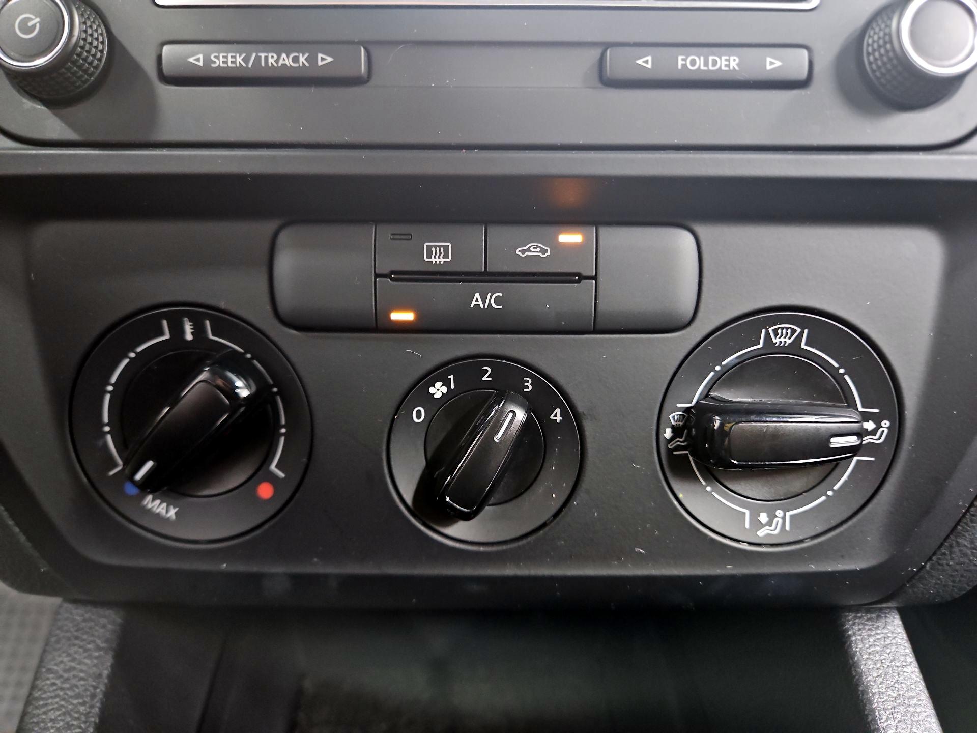 Thumbnail: 2015 Volkswagen Jetta - 15