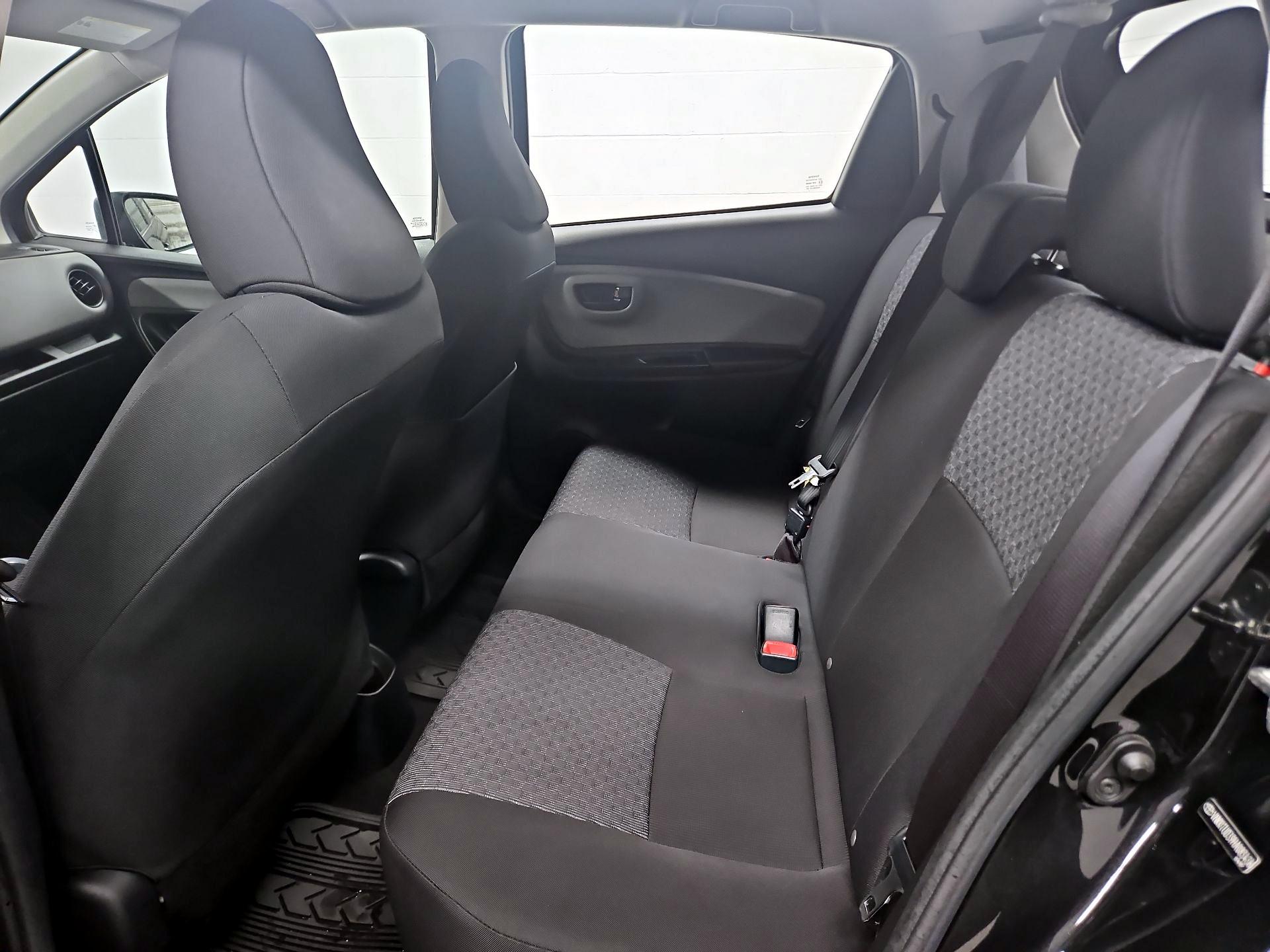 Thumbnail: 2017 Toyota Yaris - 18