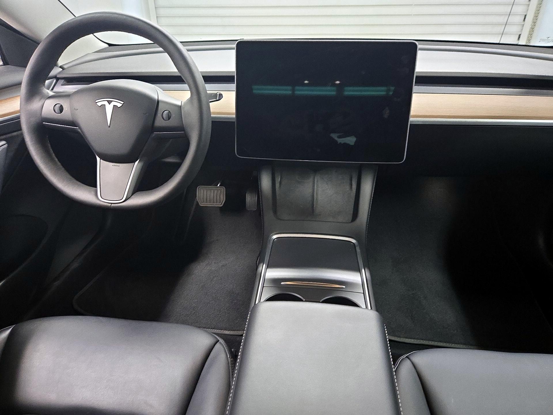 Thumbnail: 2022 Tesla Model 3 - 9