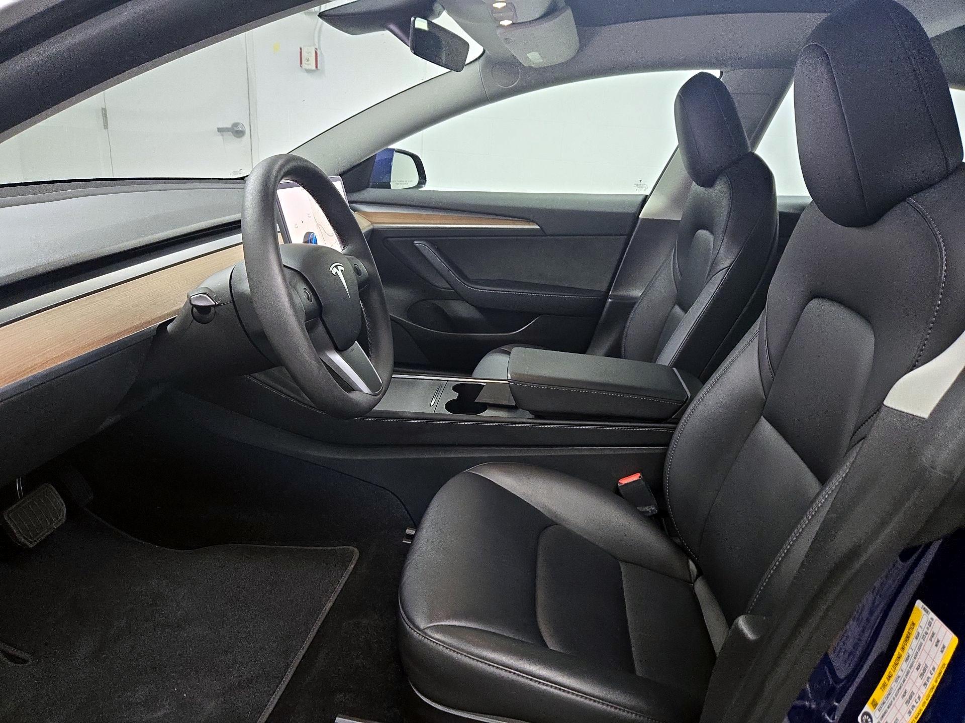 Thumbnail: 2022 Tesla Model 3 - 11