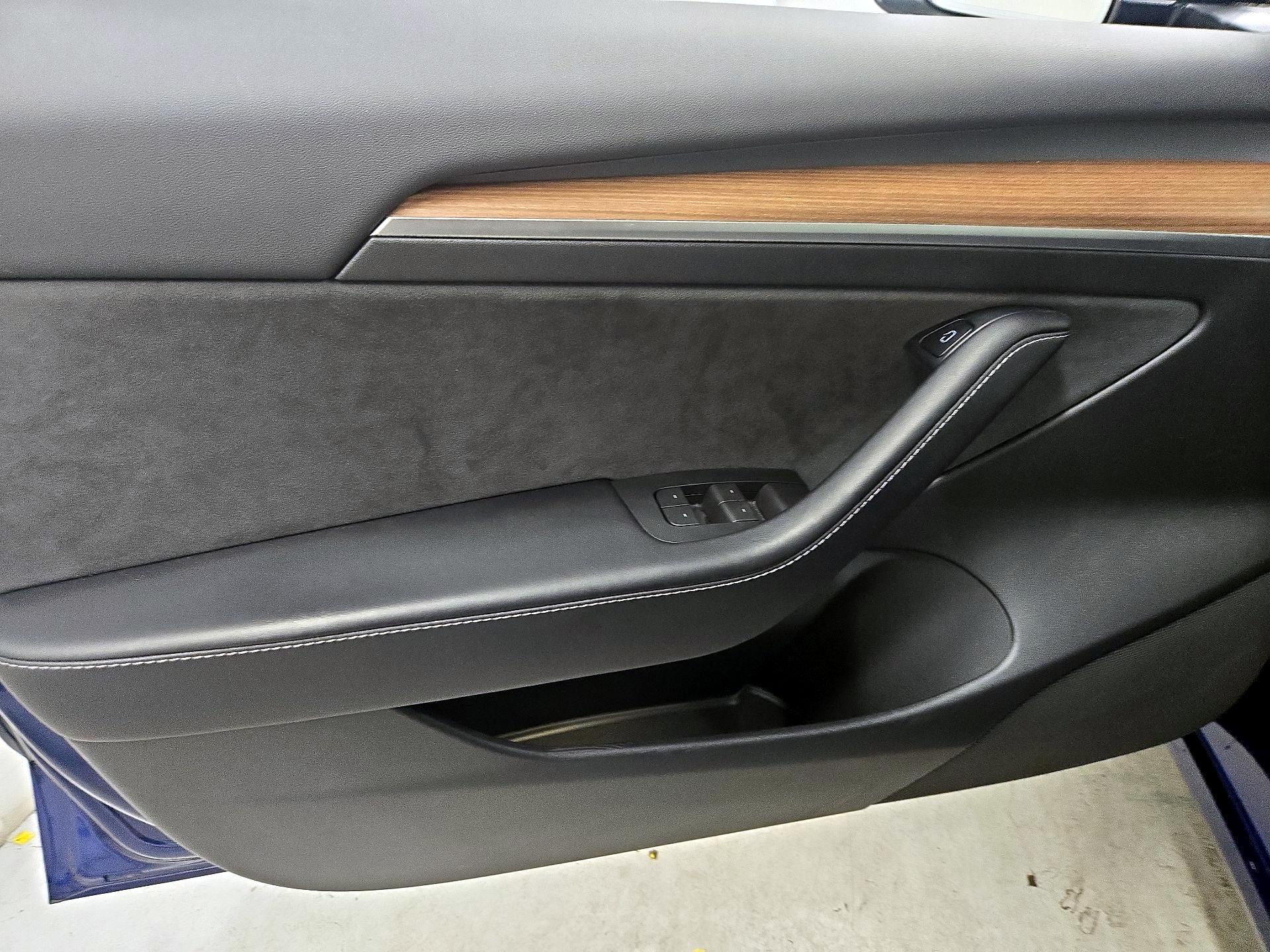 Thumbnail: 2022 Tesla Model 3 - 12