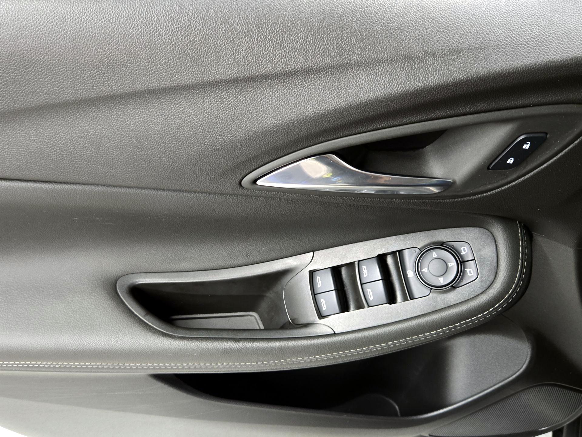 Thumbnail: 2023 Buick Encore GX - 12