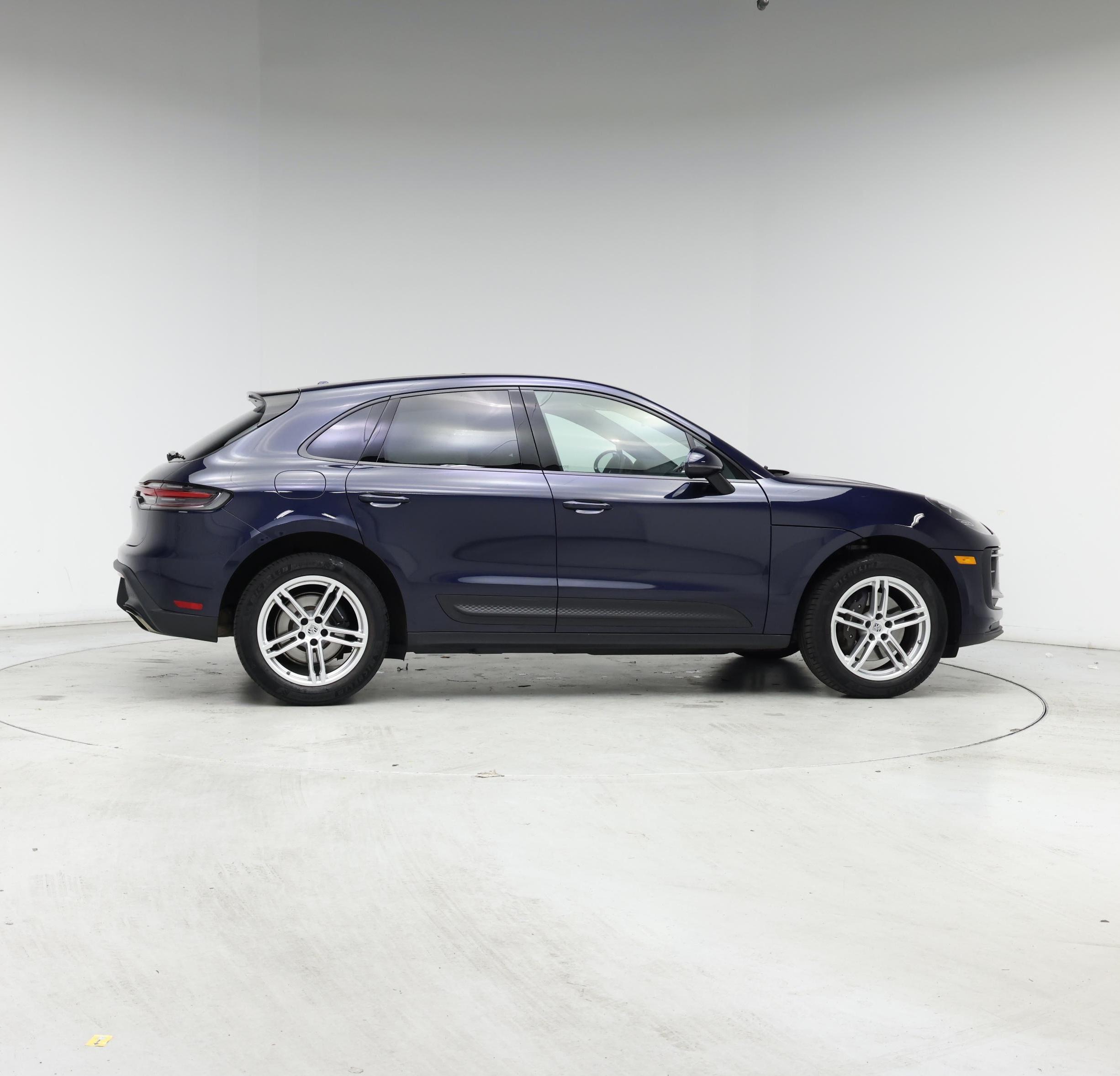 Thumbnail: 2022 Porsche Macan - 7