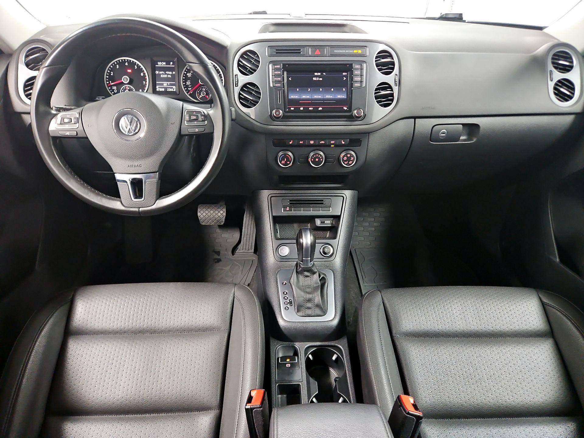 Thumbnail: 2017 Volkswagen Tiguan - 9
