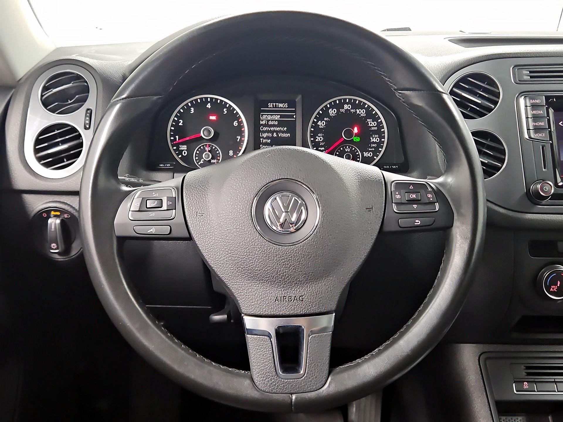 Thumbnail: 2017 Volkswagen Tiguan - 10