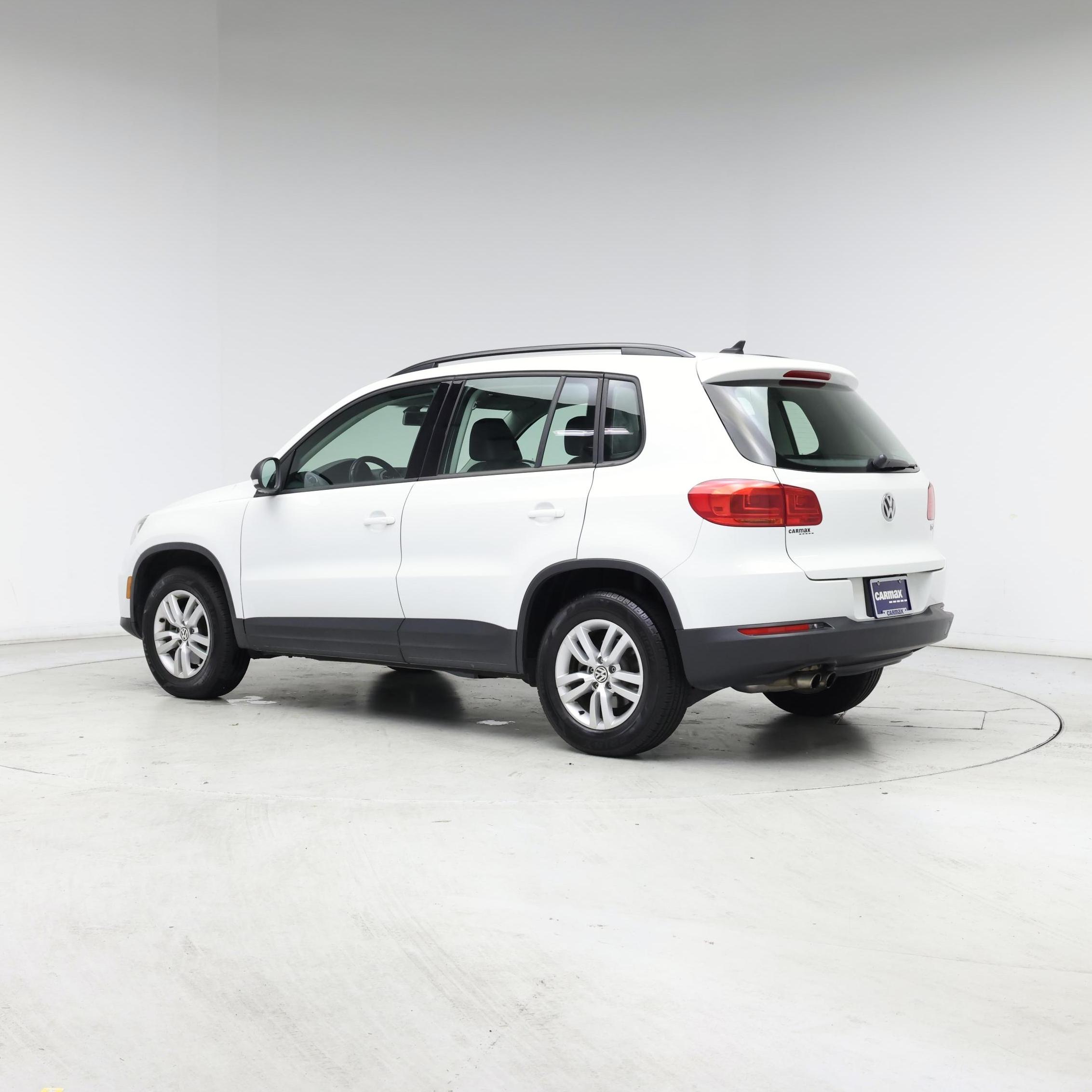 Thumbnail: 2017 Volkswagen Tiguan - 2