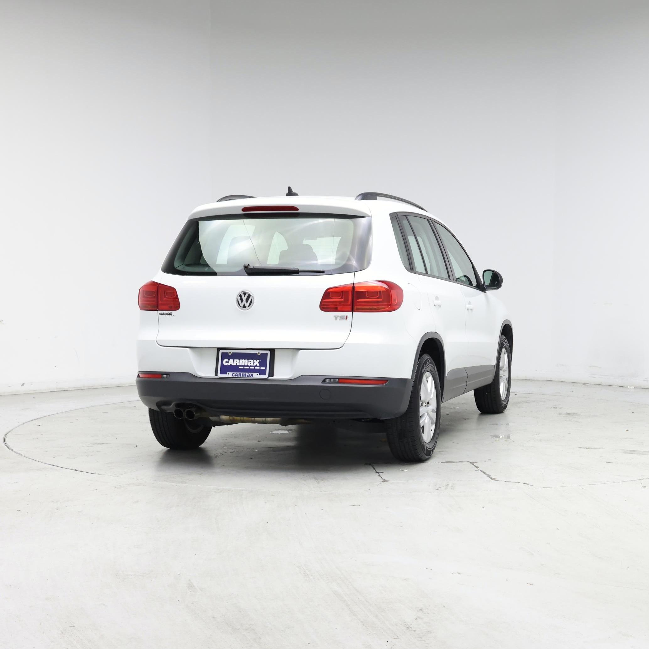 Thumbnail: 2017 Volkswagen Tiguan - 8