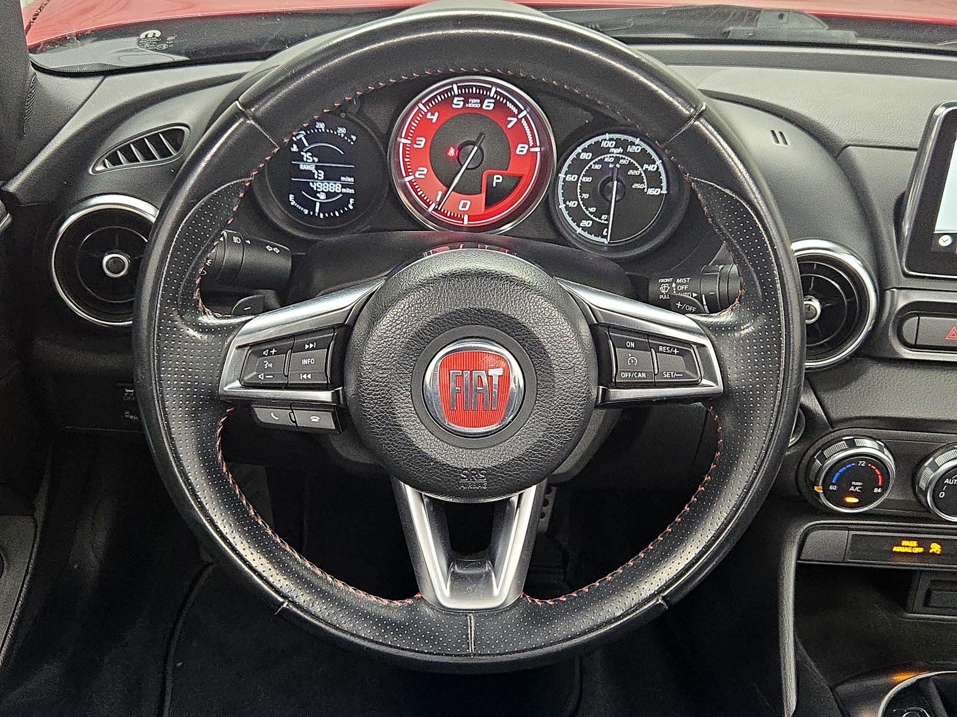 Thumbnail: 2017 Fiat 124 Spider - 9