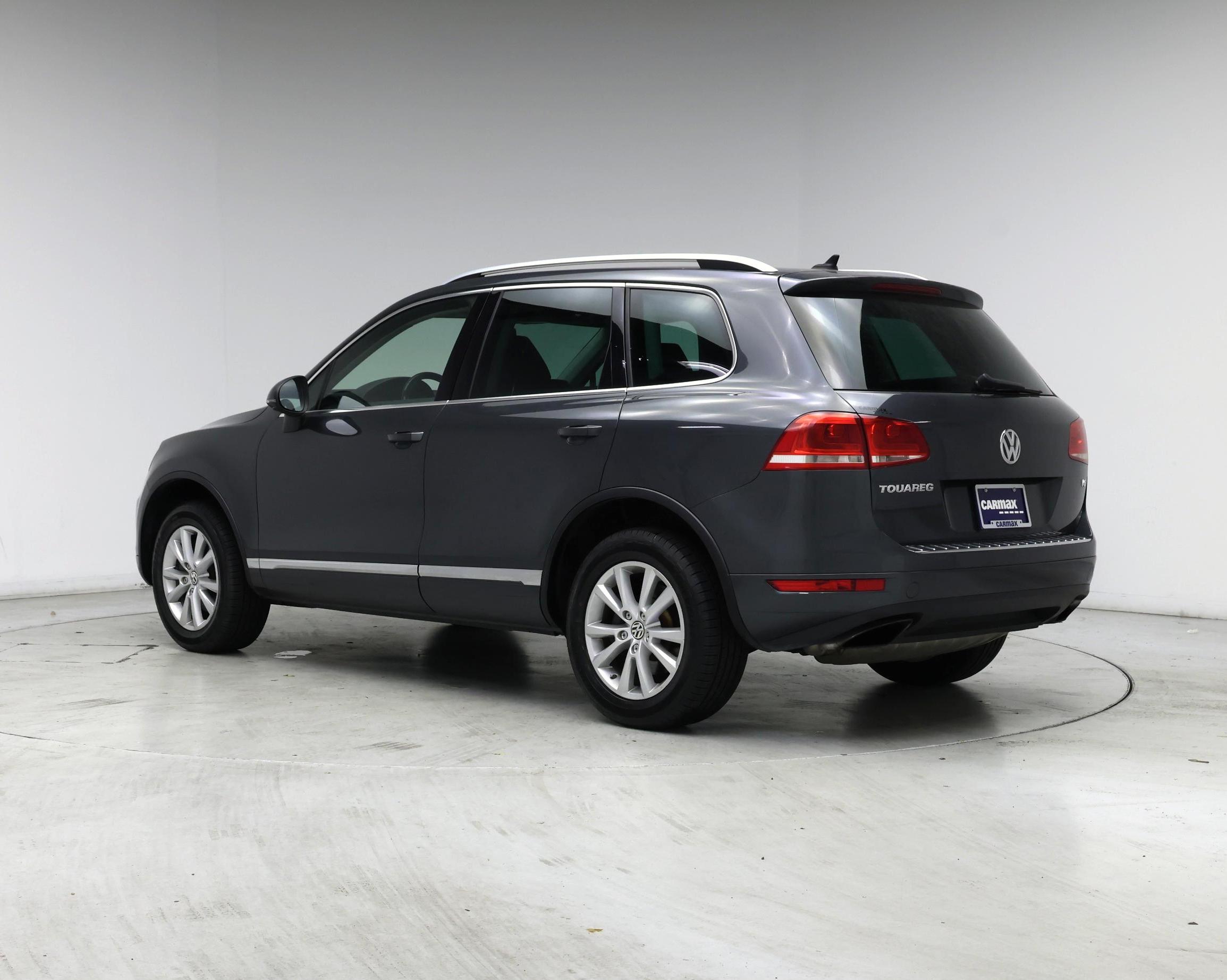 Thumbnail: 2014 Volkswagen Touareg - 2