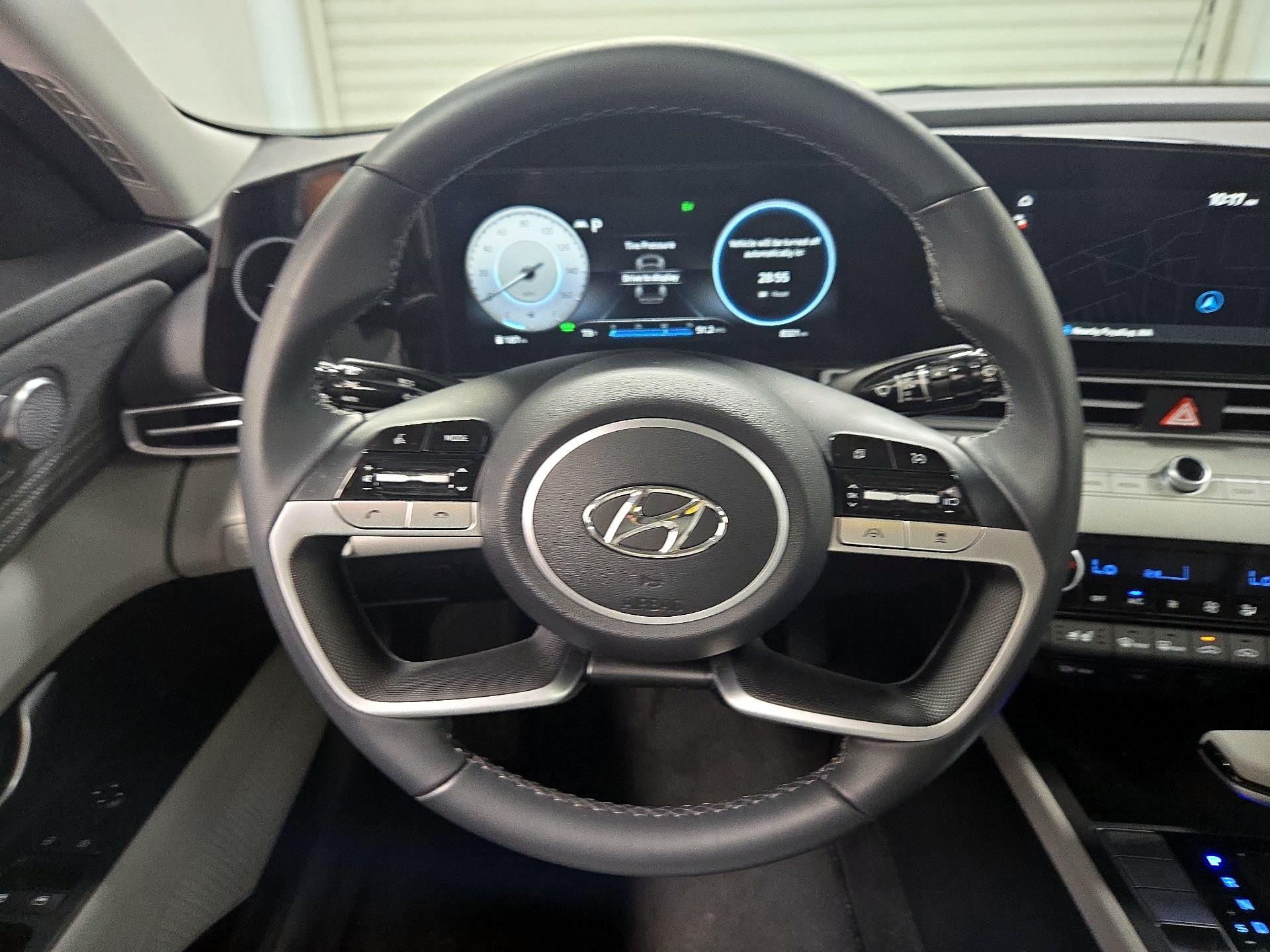 Thumbnail: 2023 Hyundai Elantra - 10