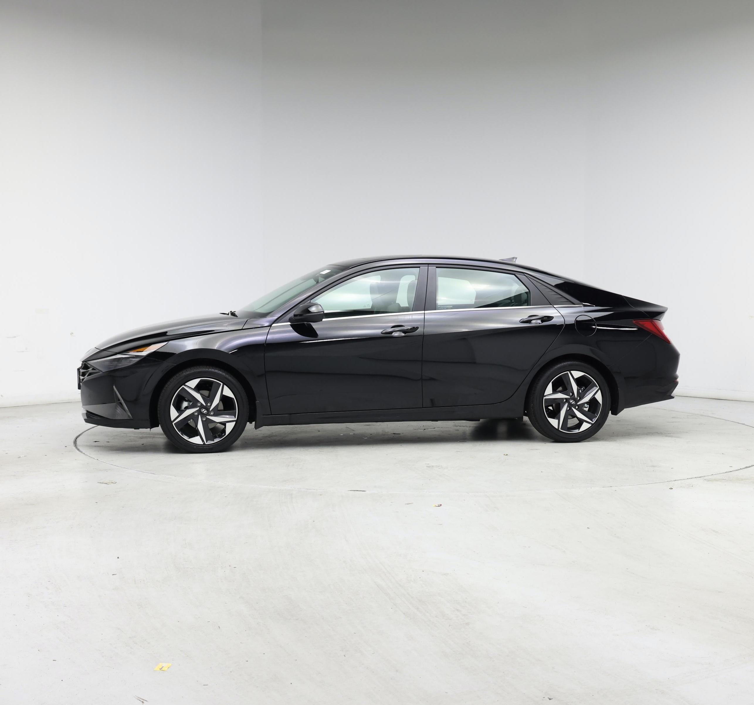 Thumbnail: 2023 Hyundai Elantra - 3