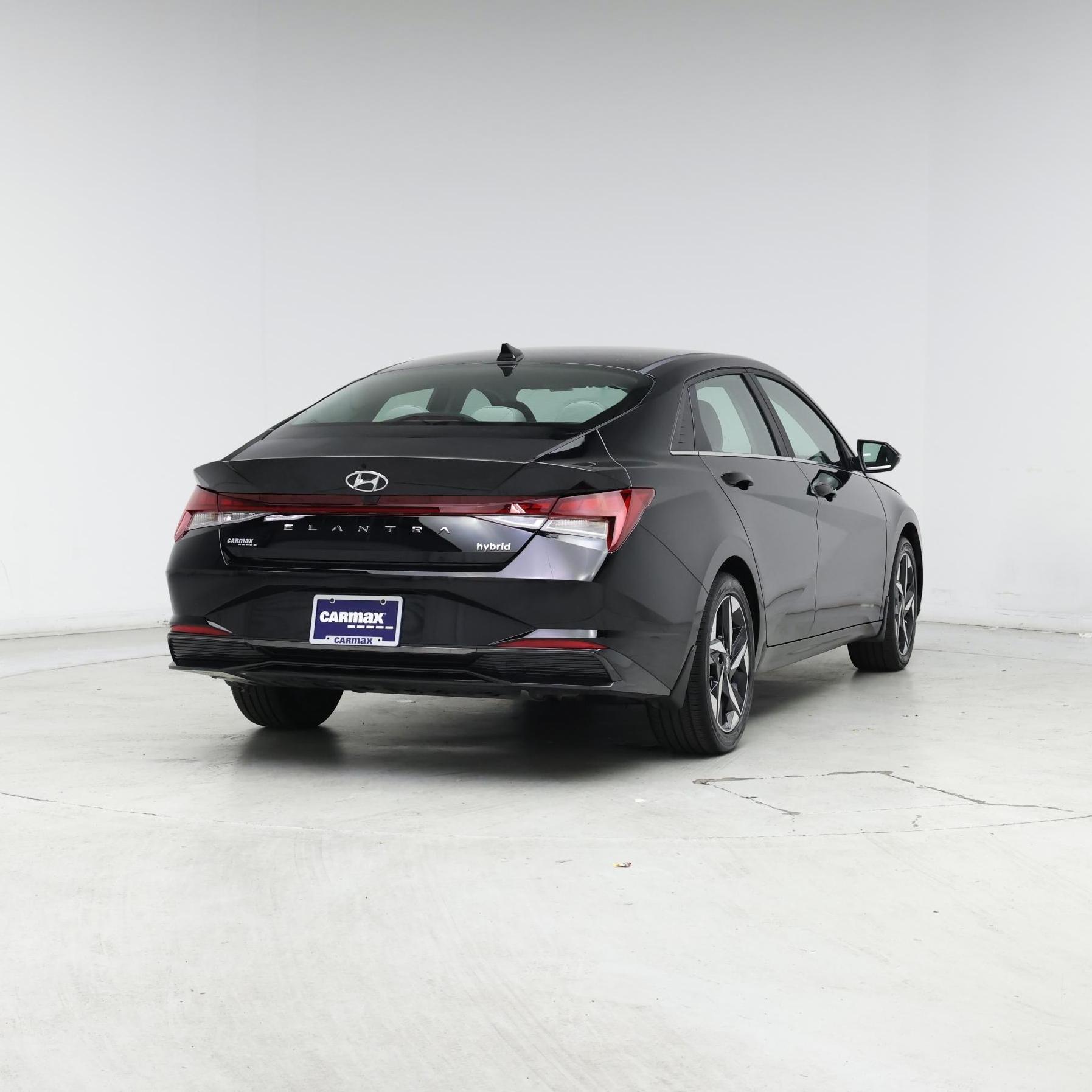 Thumbnail: 2023 Hyundai Elantra - 8