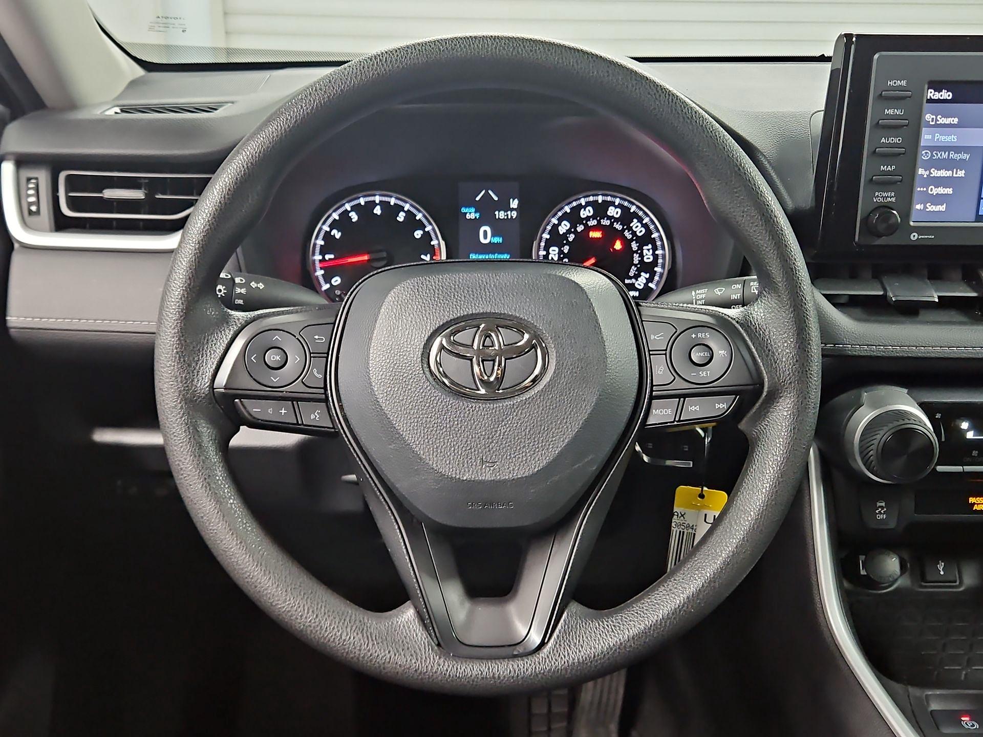 Thumbnail: 2022 Toyota RAV4 - 10
