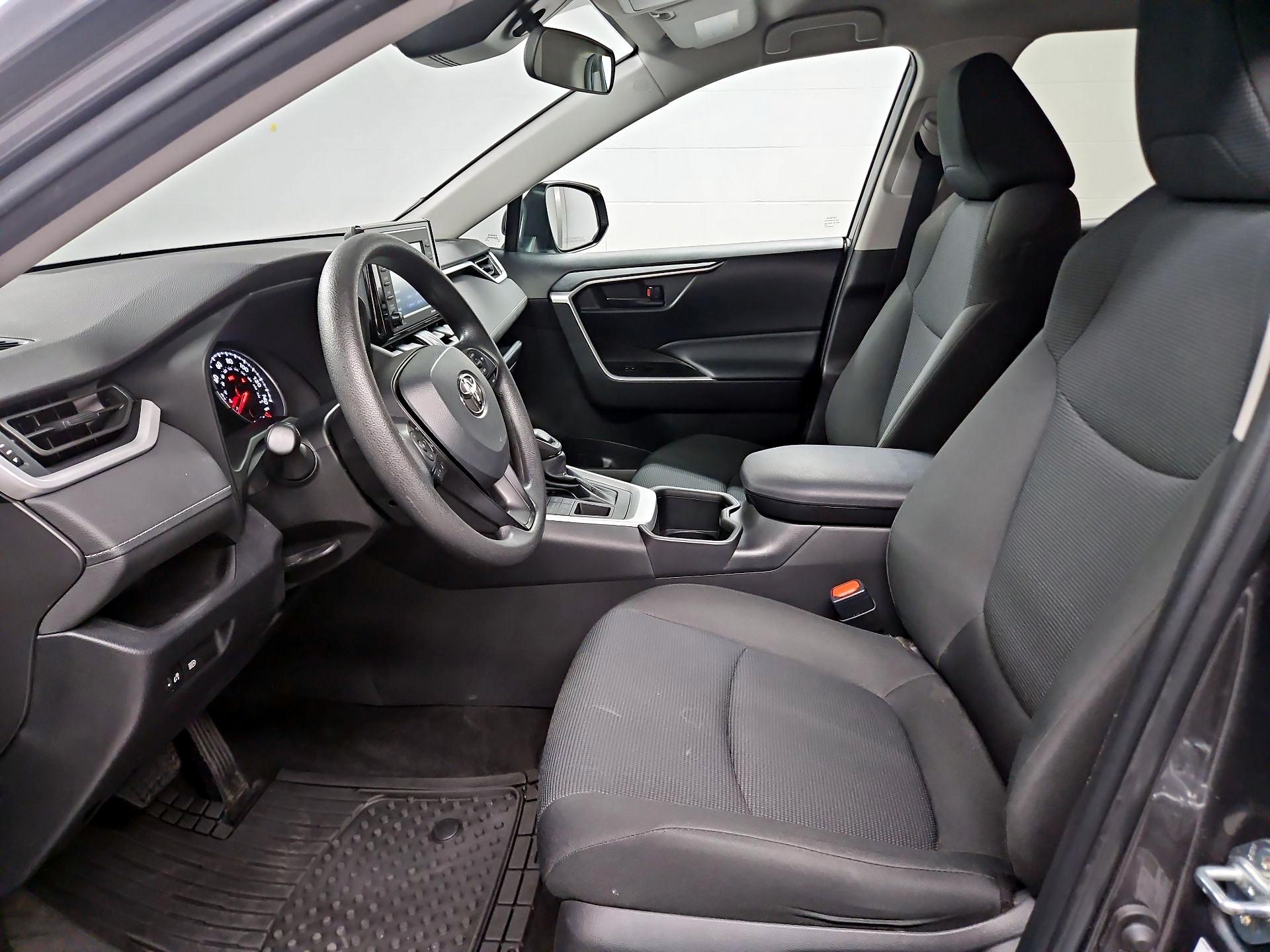 Thumbnail: 2022 Toyota RAV4 - 11