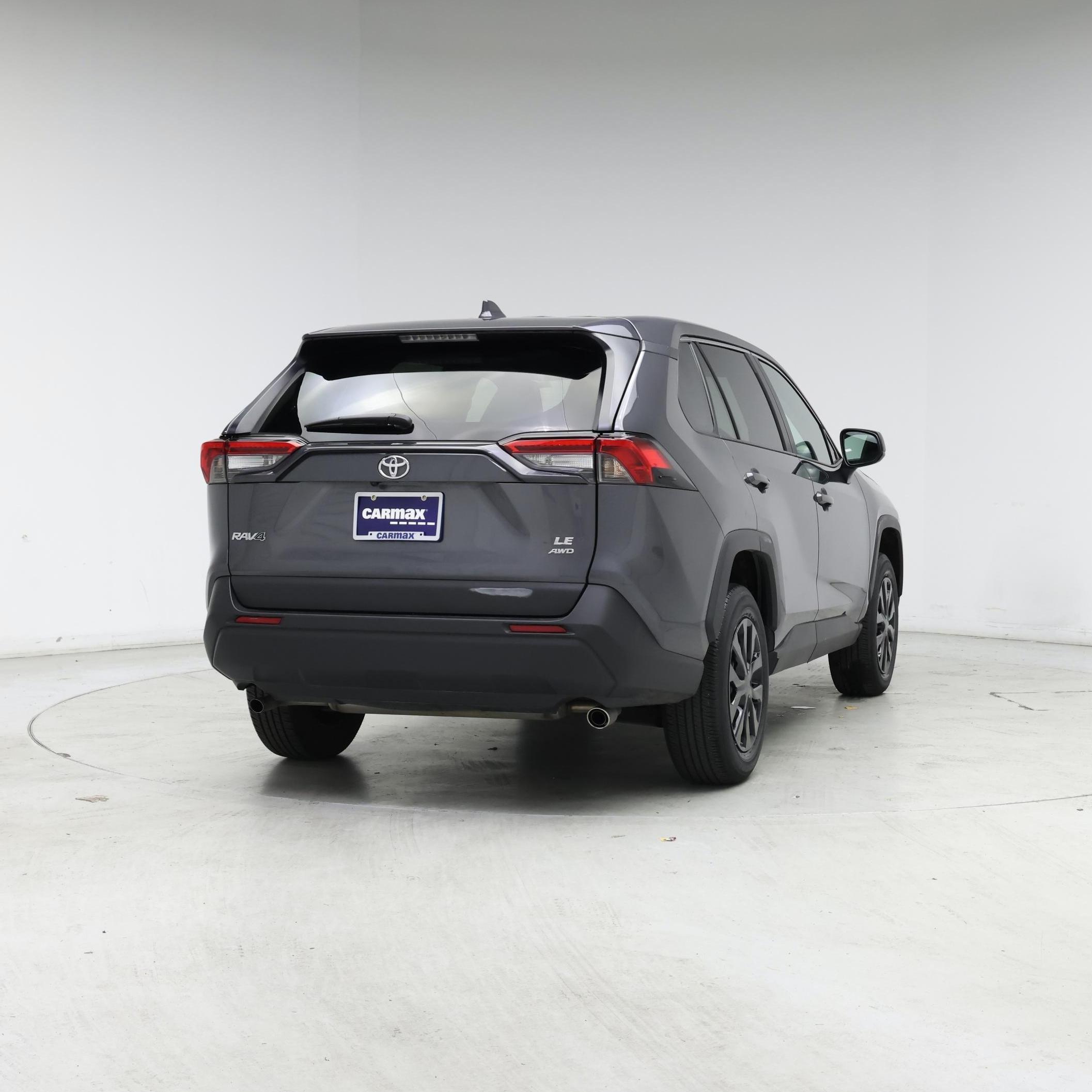 Thumbnail: 2022 Toyota RAV4 - 8