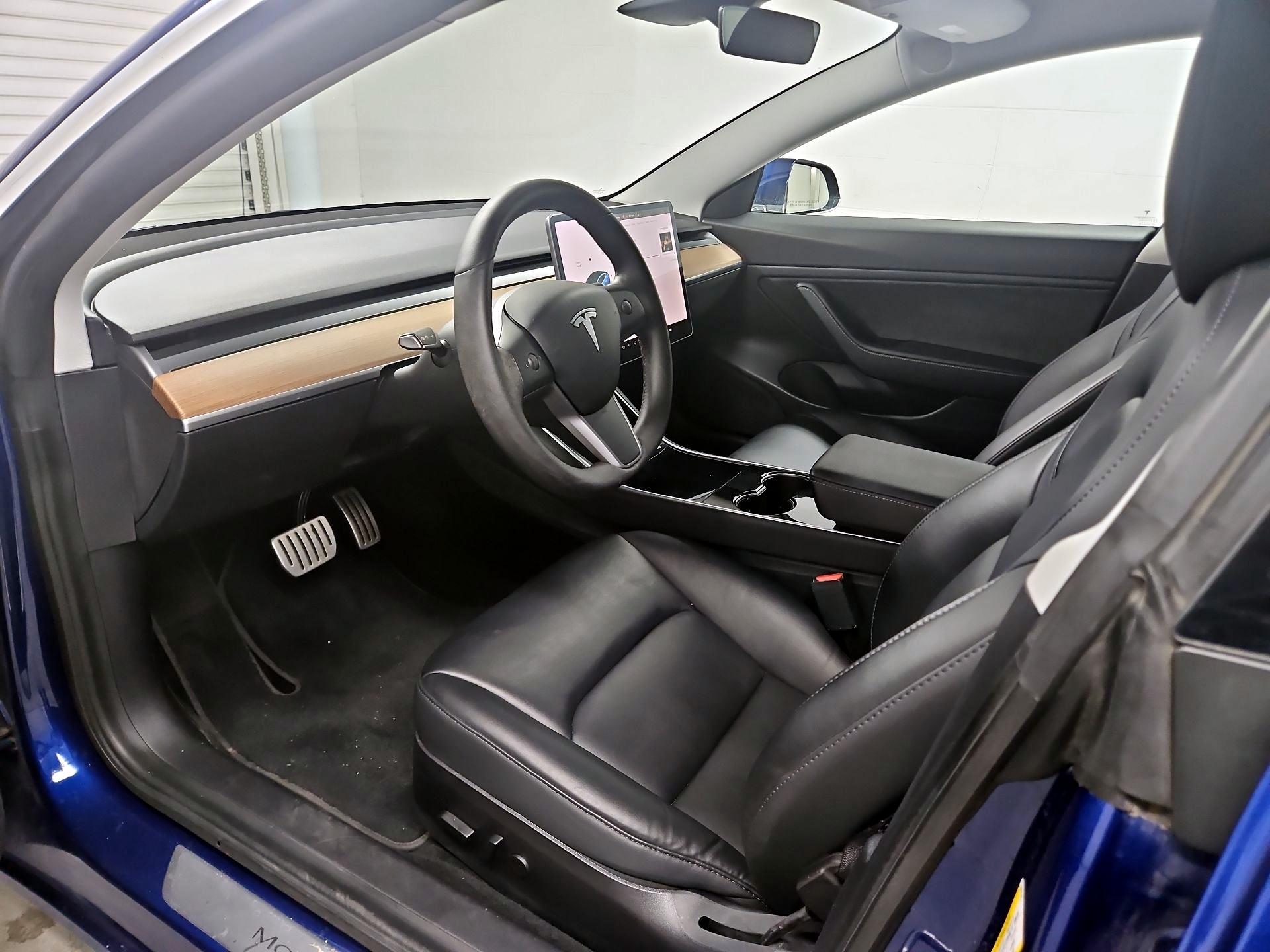 Thumbnail: 2020 Tesla Model 3 - 11