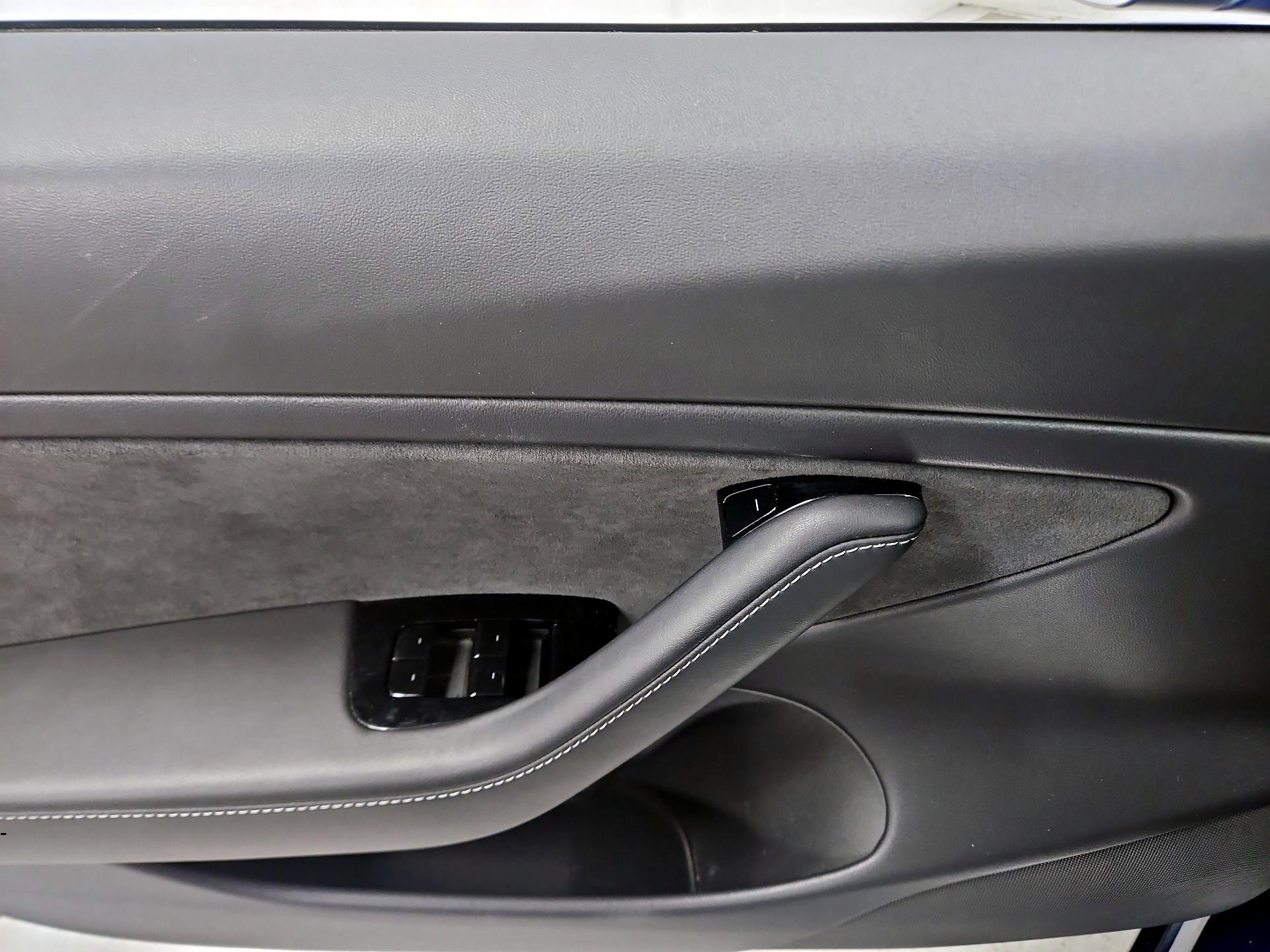 Thumbnail: 2020 Tesla Model 3 - 12