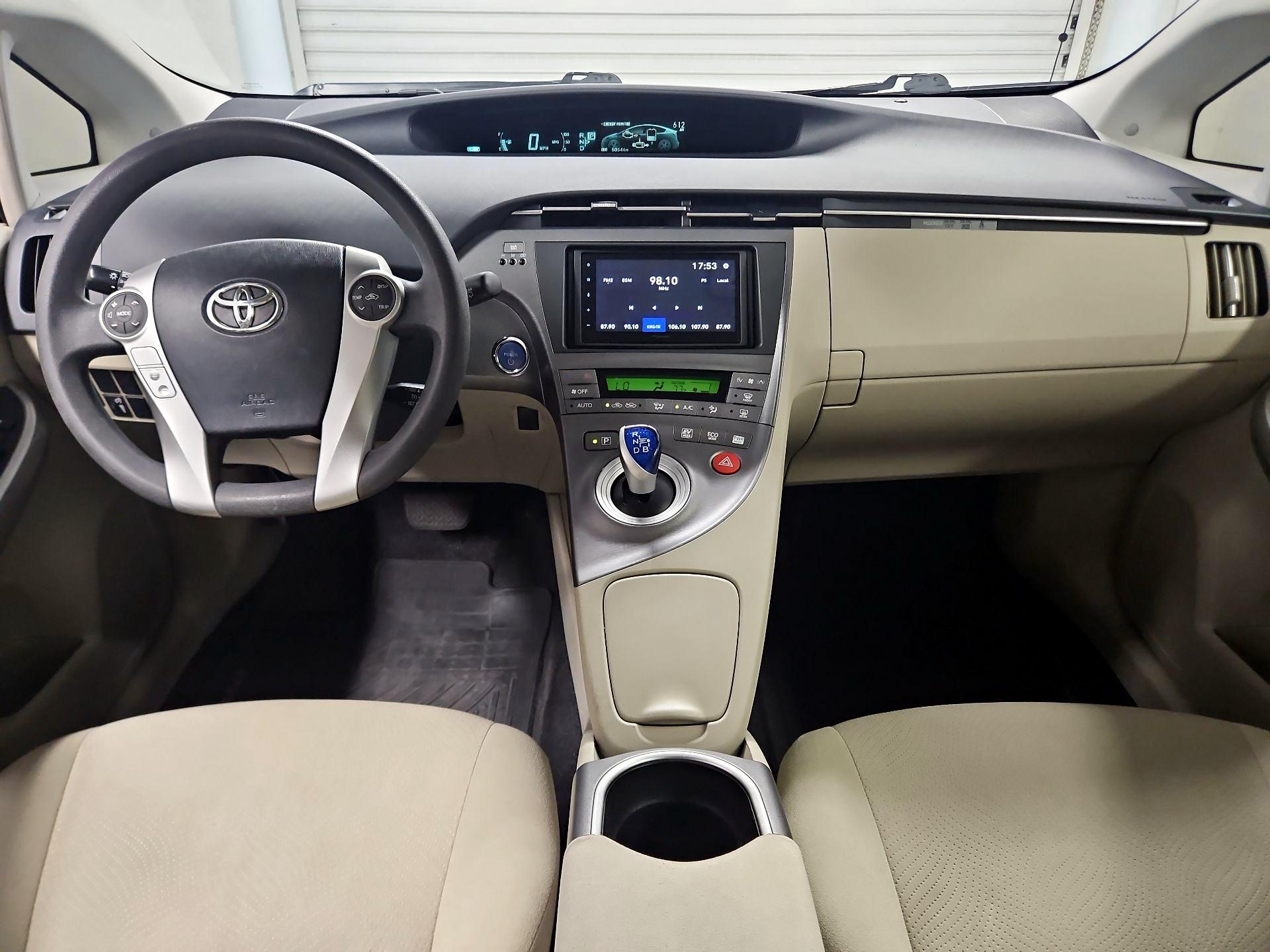 Thumbnail: 2014 Toyota Prius - 9