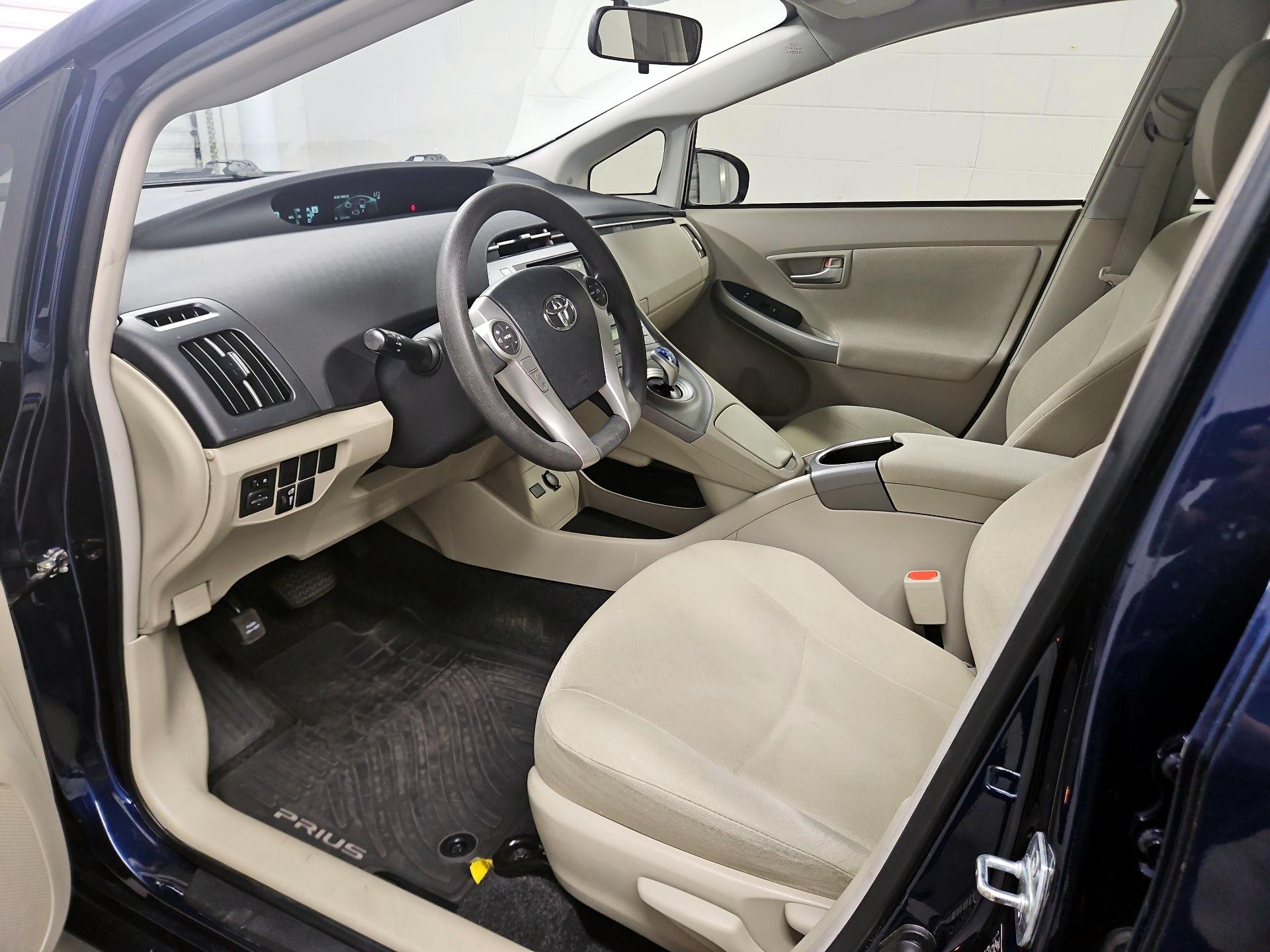 Thumbnail: 2014 Toyota Prius - 11