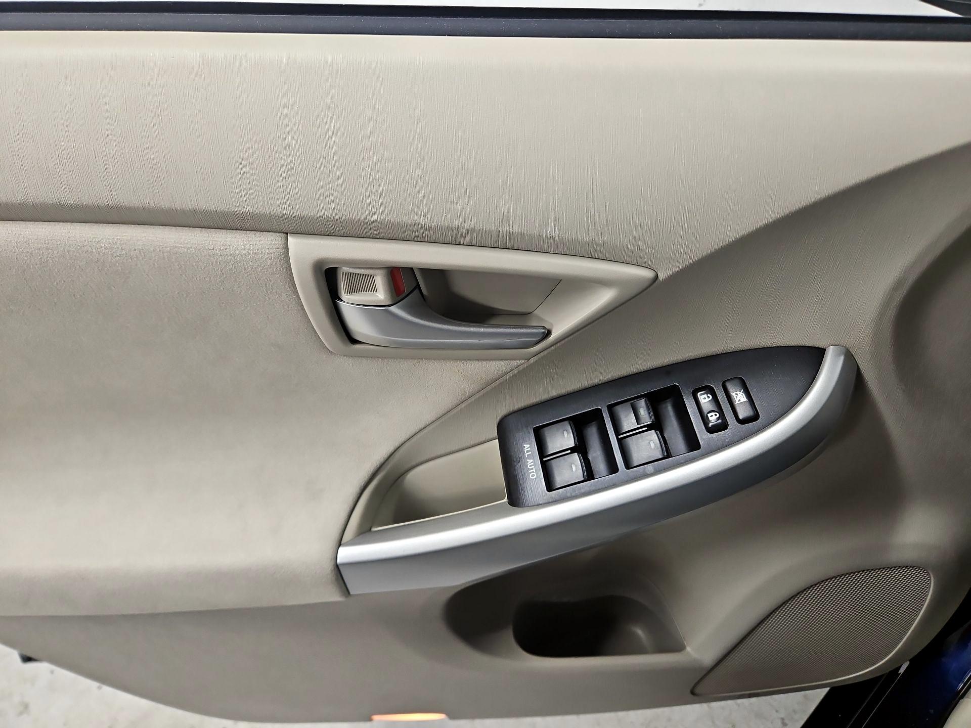 Thumbnail: 2014 Toyota Prius - 12