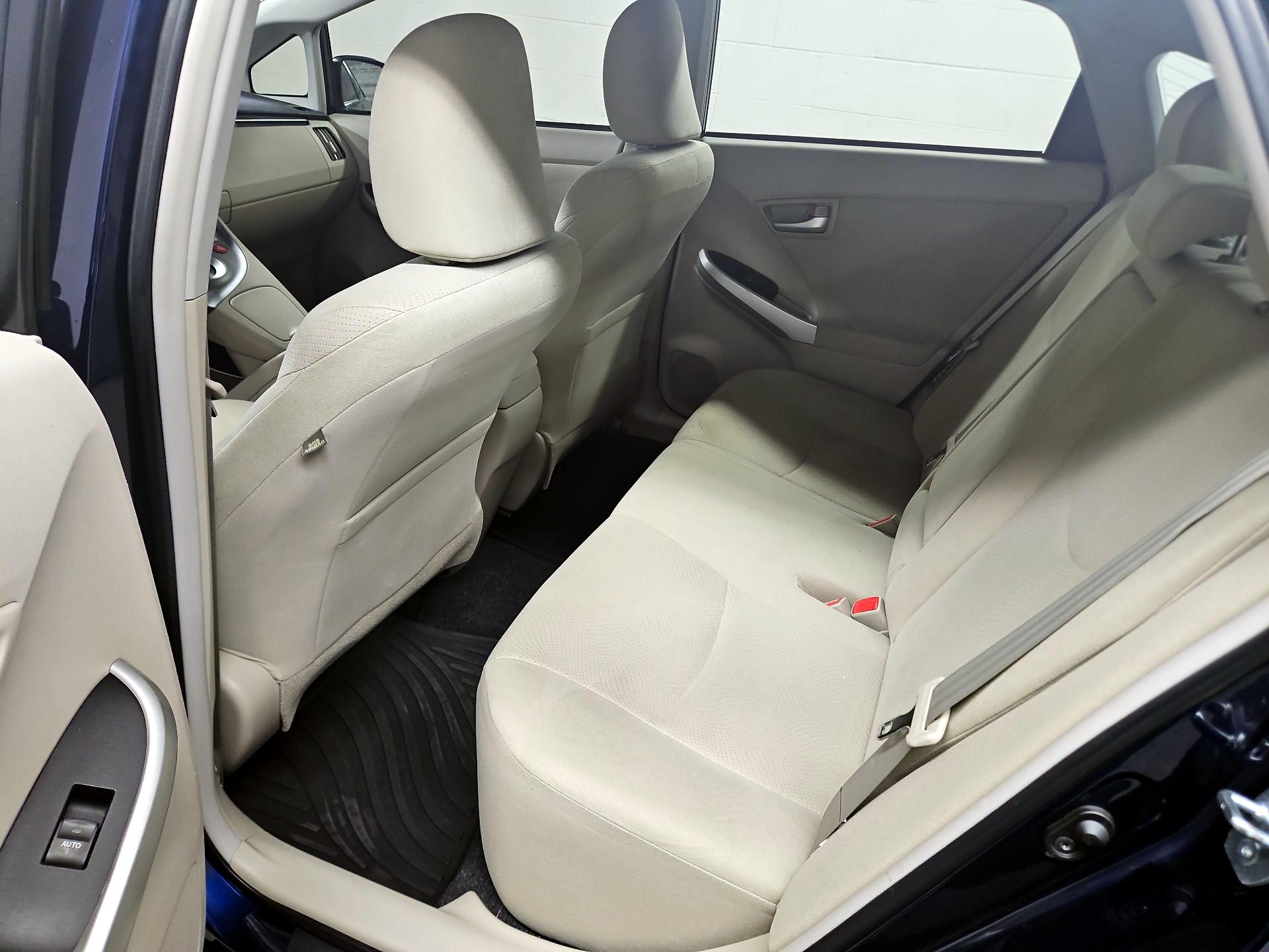 Thumbnail: 2014 Toyota Prius - 18