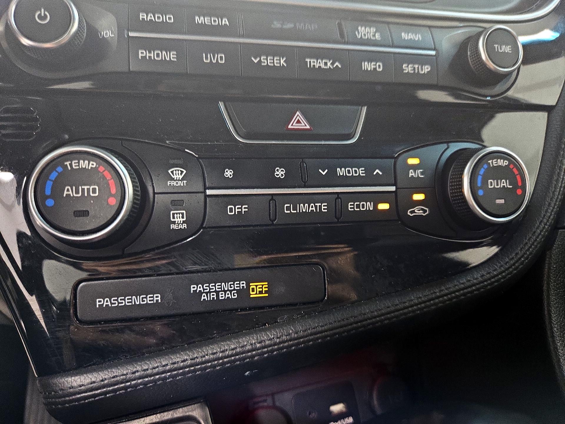 Thumbnail: 2015 Kia Optima - 17