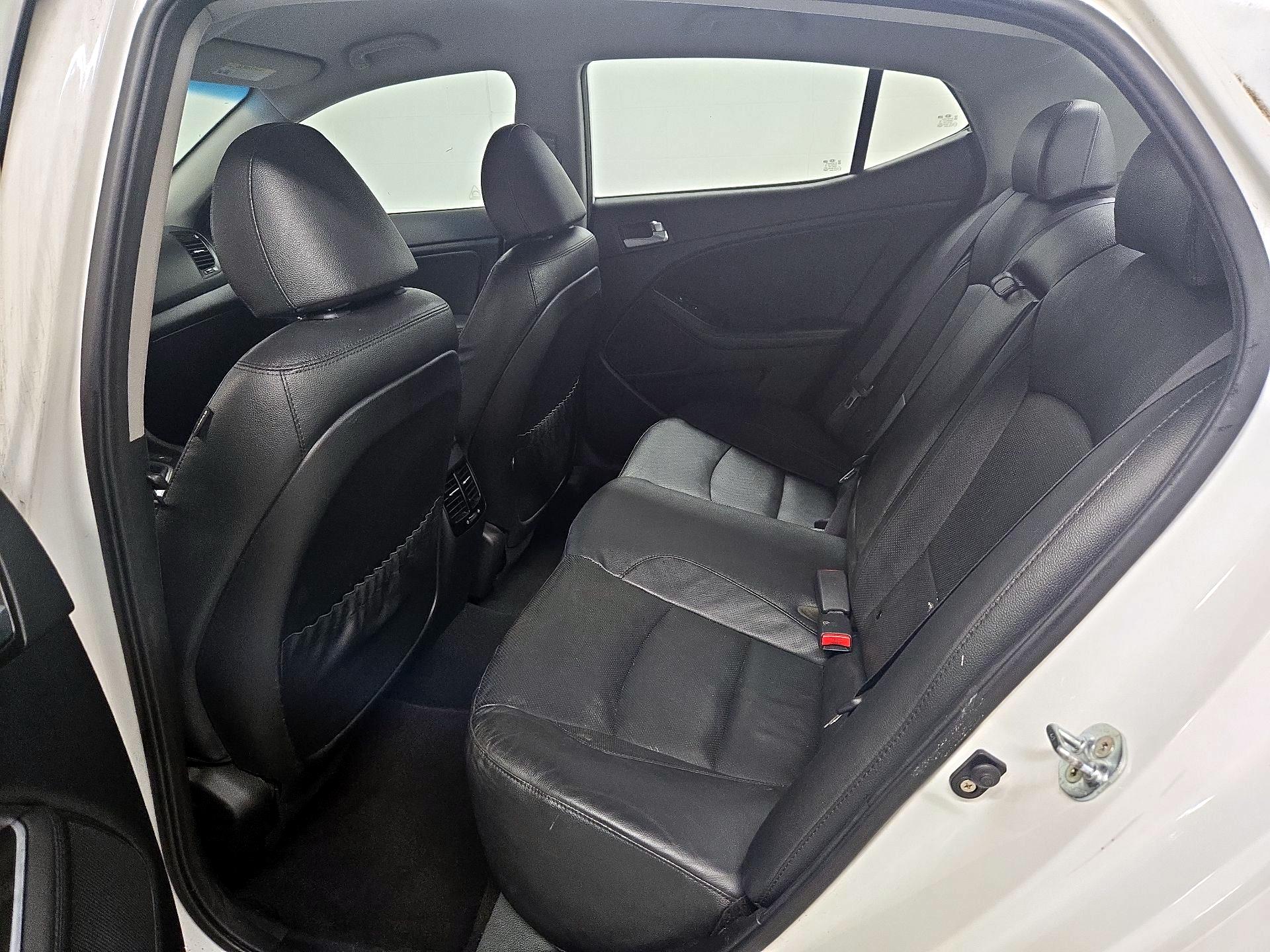 Thumbnail: 2015 Kia Optima - 20