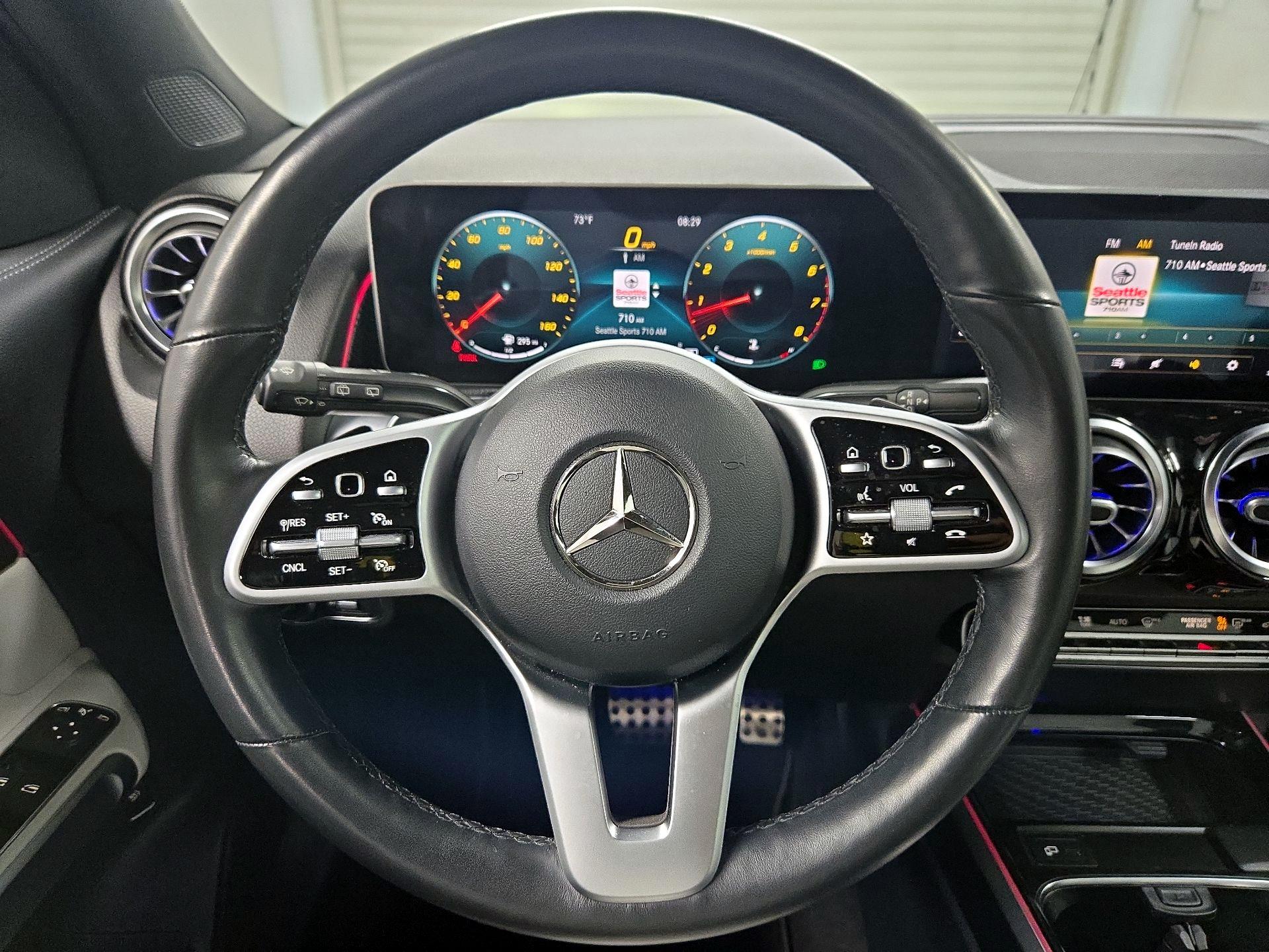 Thumbnail: 2021 Mercedes-Benz GLB - 10