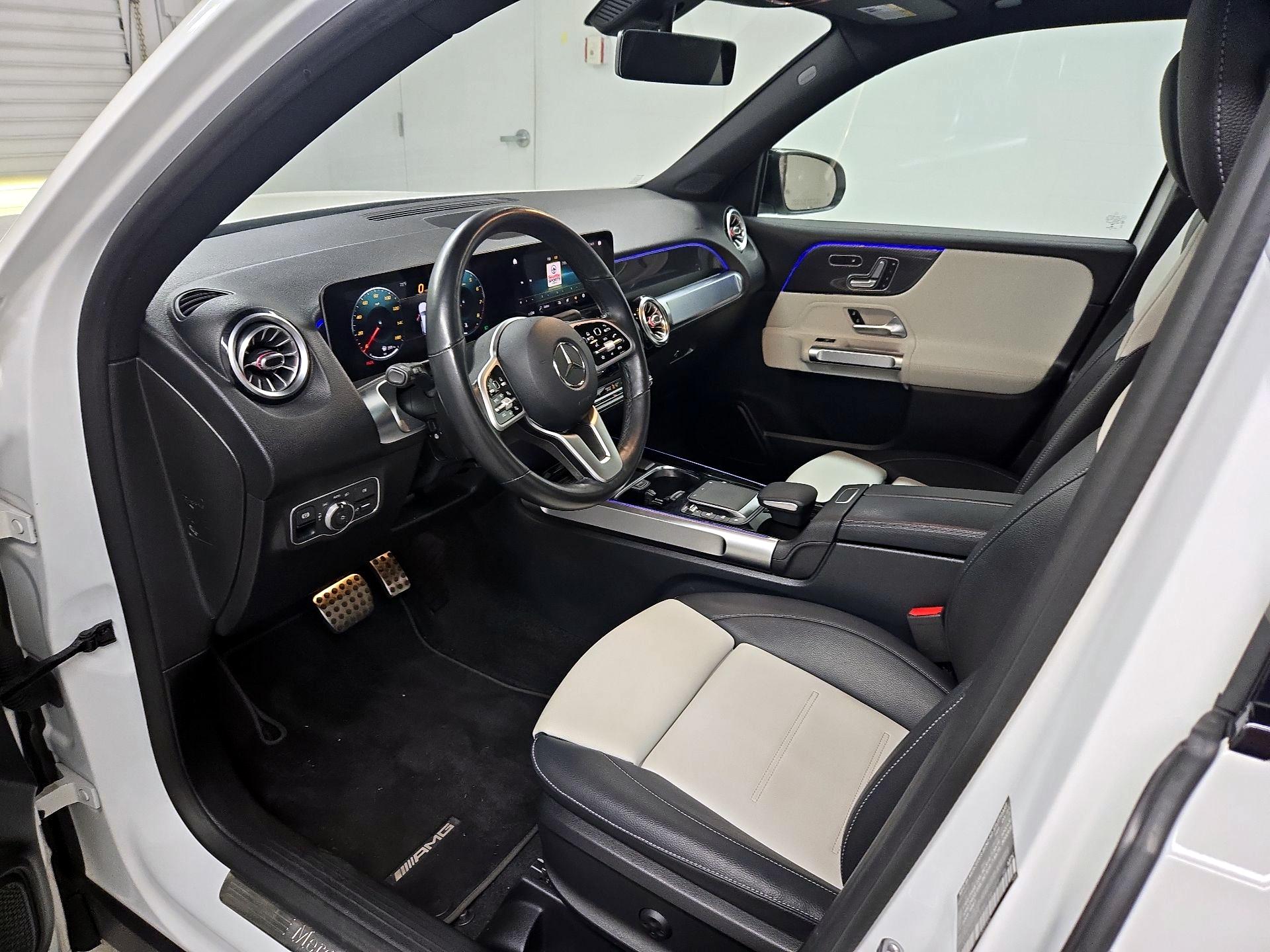 Thumbnail: 2021 Mercedes-Benz GLB - 11