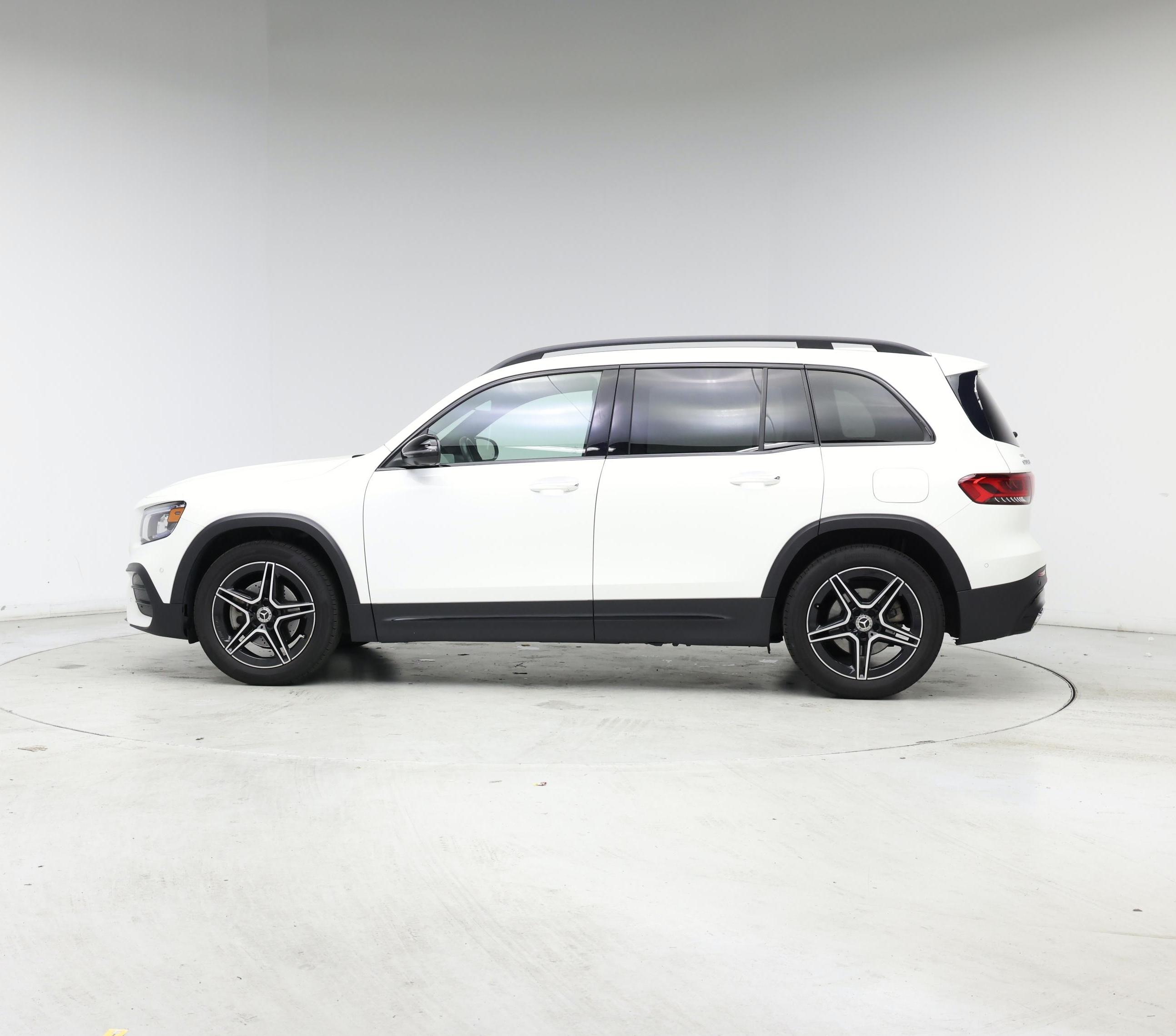 Thumbnail: 2021 Mercedes-Benz GLB - 3