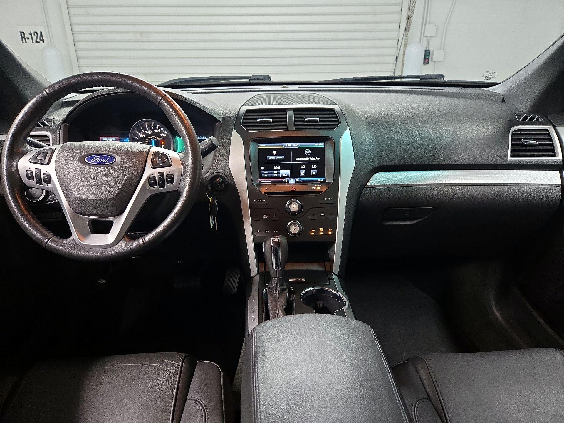 Thumbnail: 2014 Ford Explorer - 9