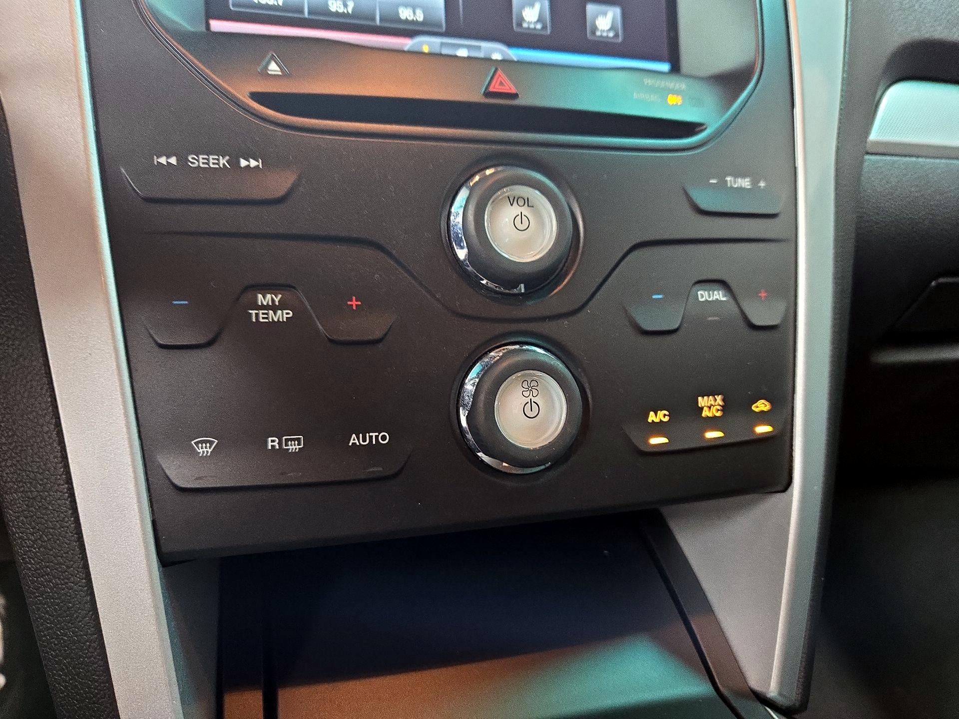Thumbnail: 2014 Ford Explorer - 17