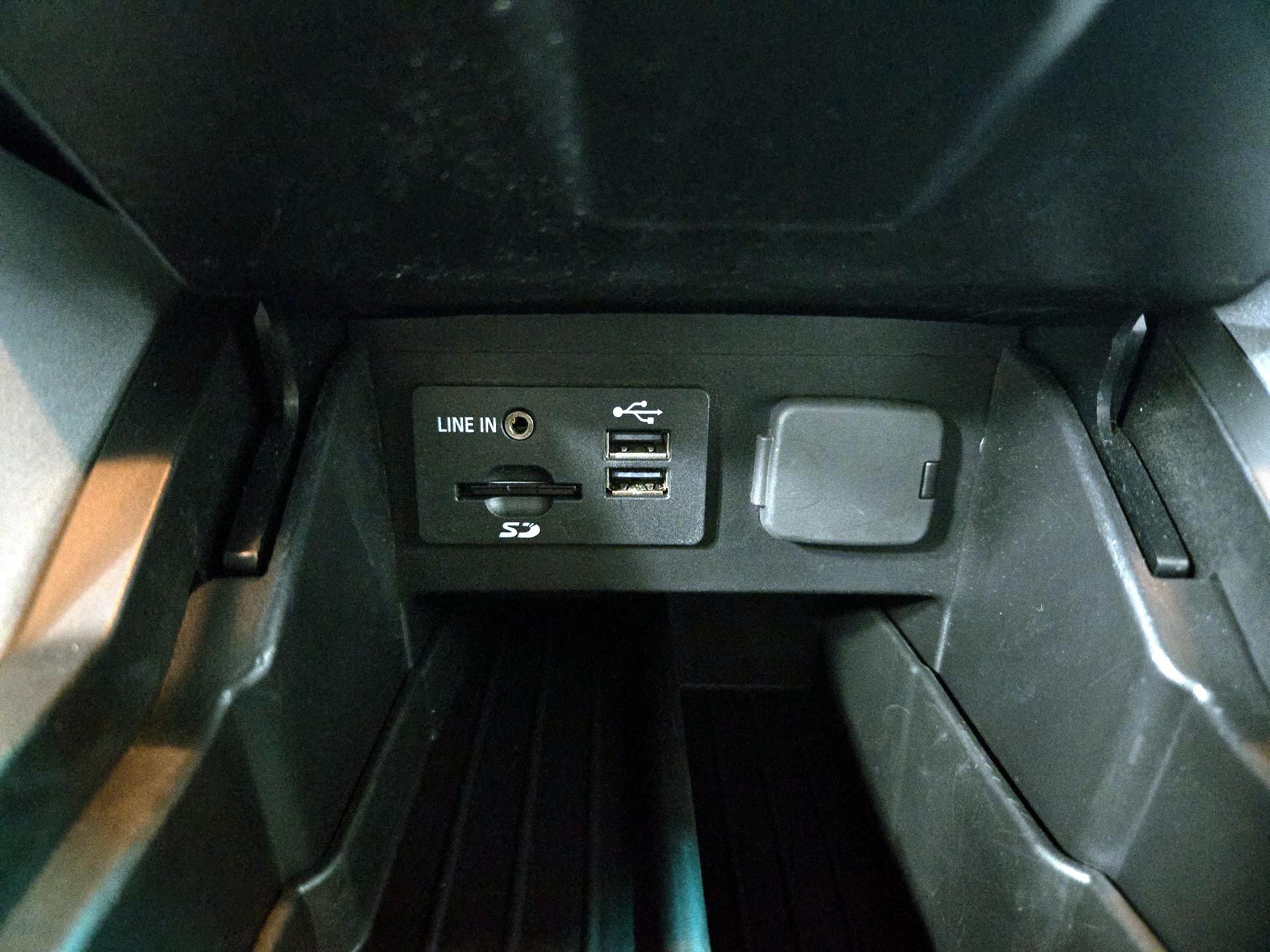 Thumbnail: 2014 Ford Explorer - 19