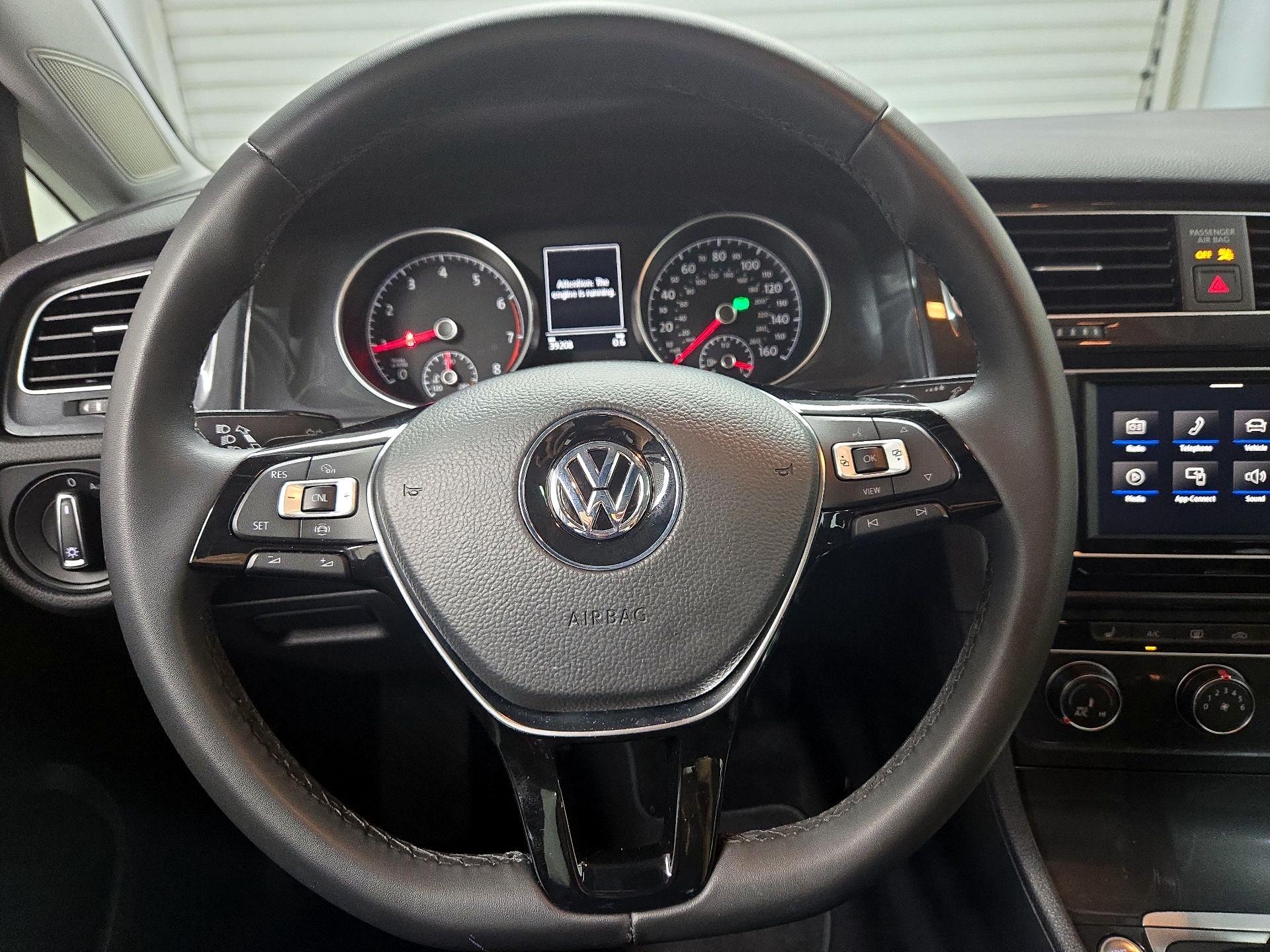 Thumbnail: 2021 Volkswagen Golf - 10