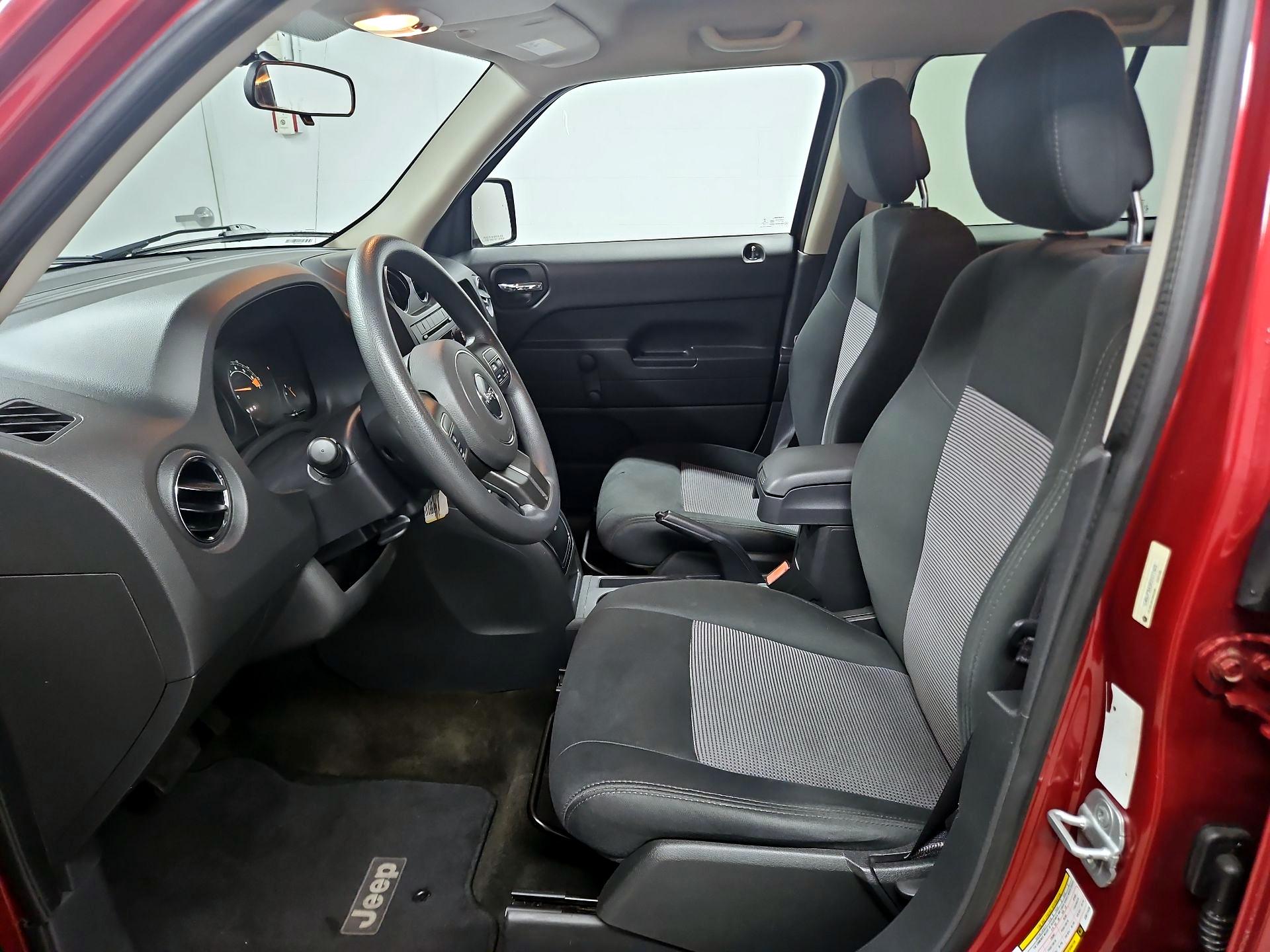 Thumbnail: 2014 Jeep Patriot - 11