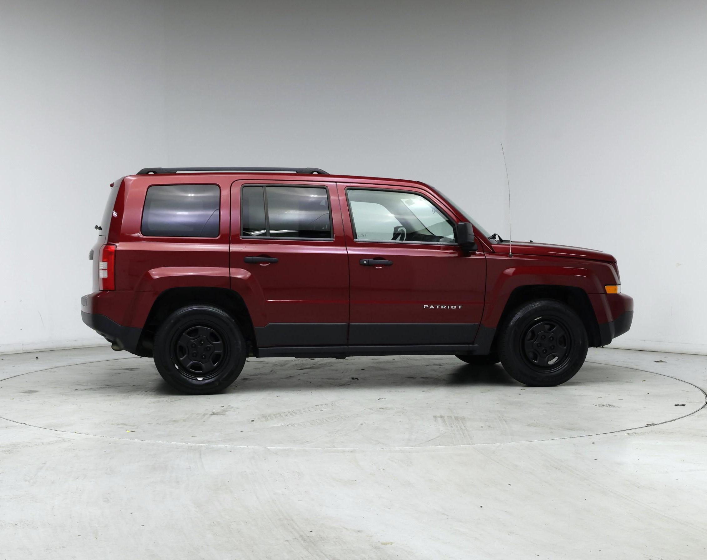 Thumbnail: 2014 Jeep Patriot - 7