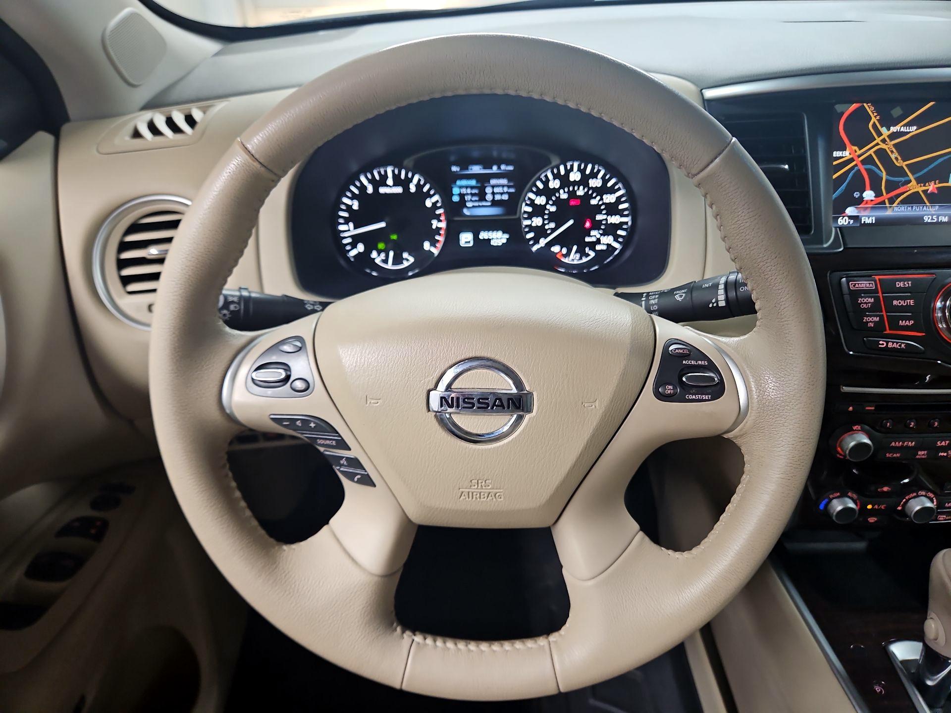 Thumbnail: 2015 Nissan Pathfinder - 10