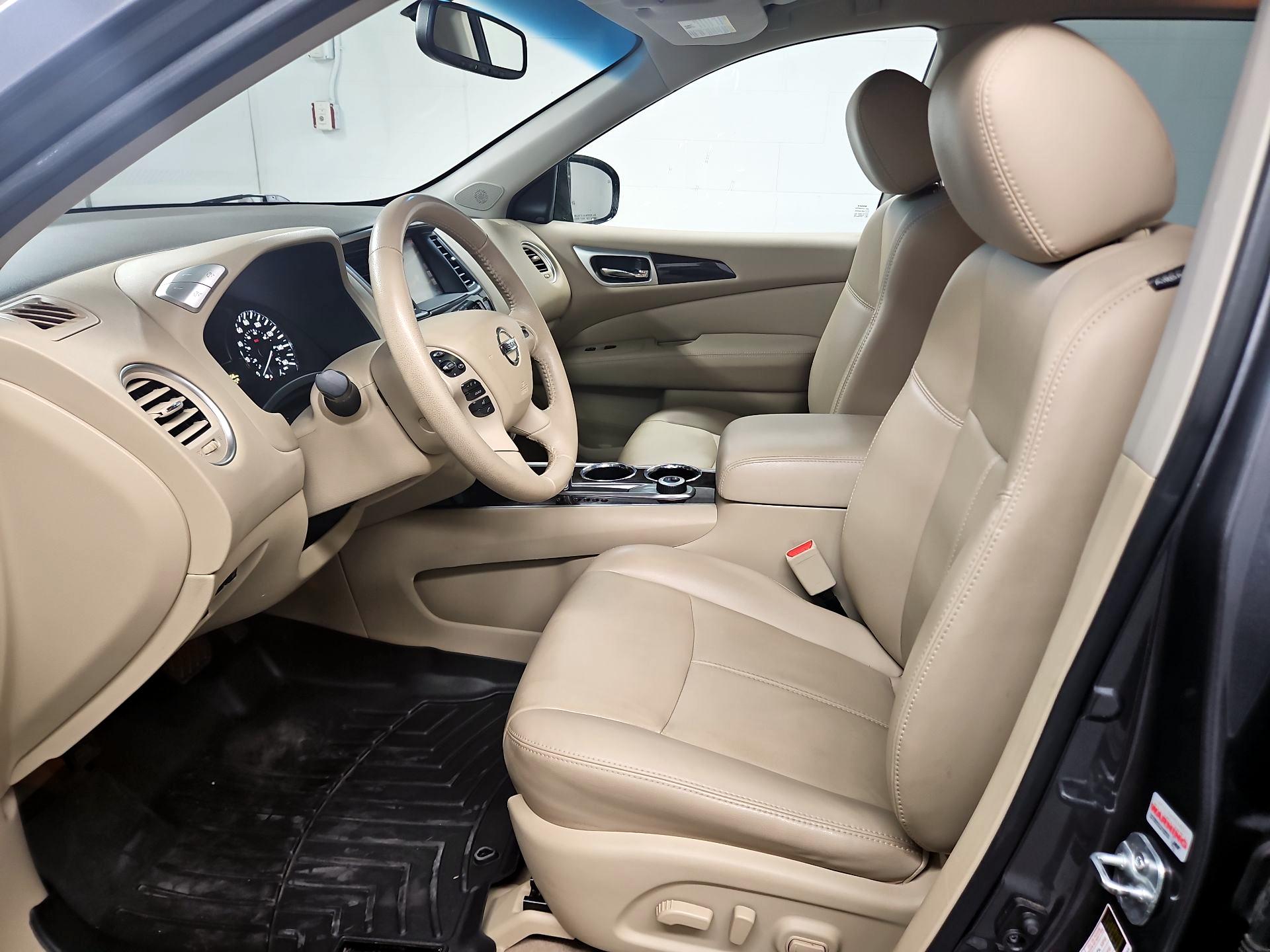 Thumbnail: 2015 Nissan Pathfinder - 11