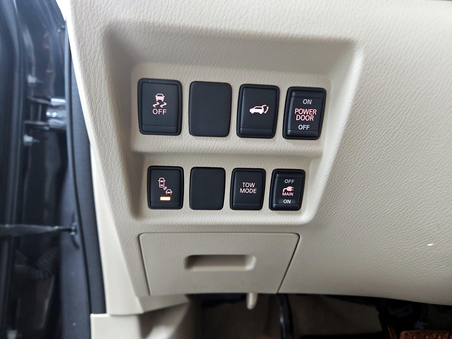 Thumbnail: 2015 Nissan Pathfinder - 13